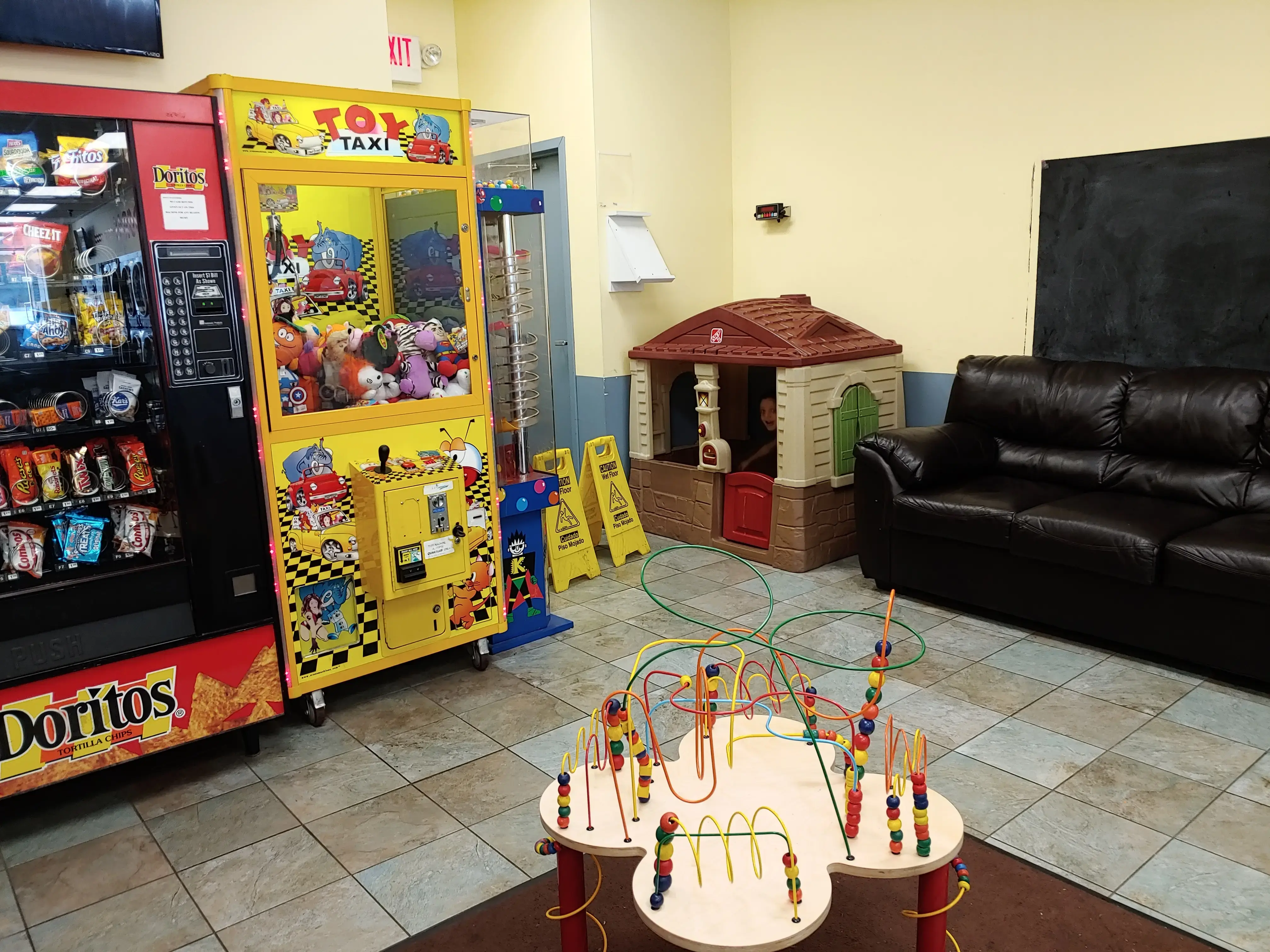 Spots Be Gone Laundromat thumbnail 6