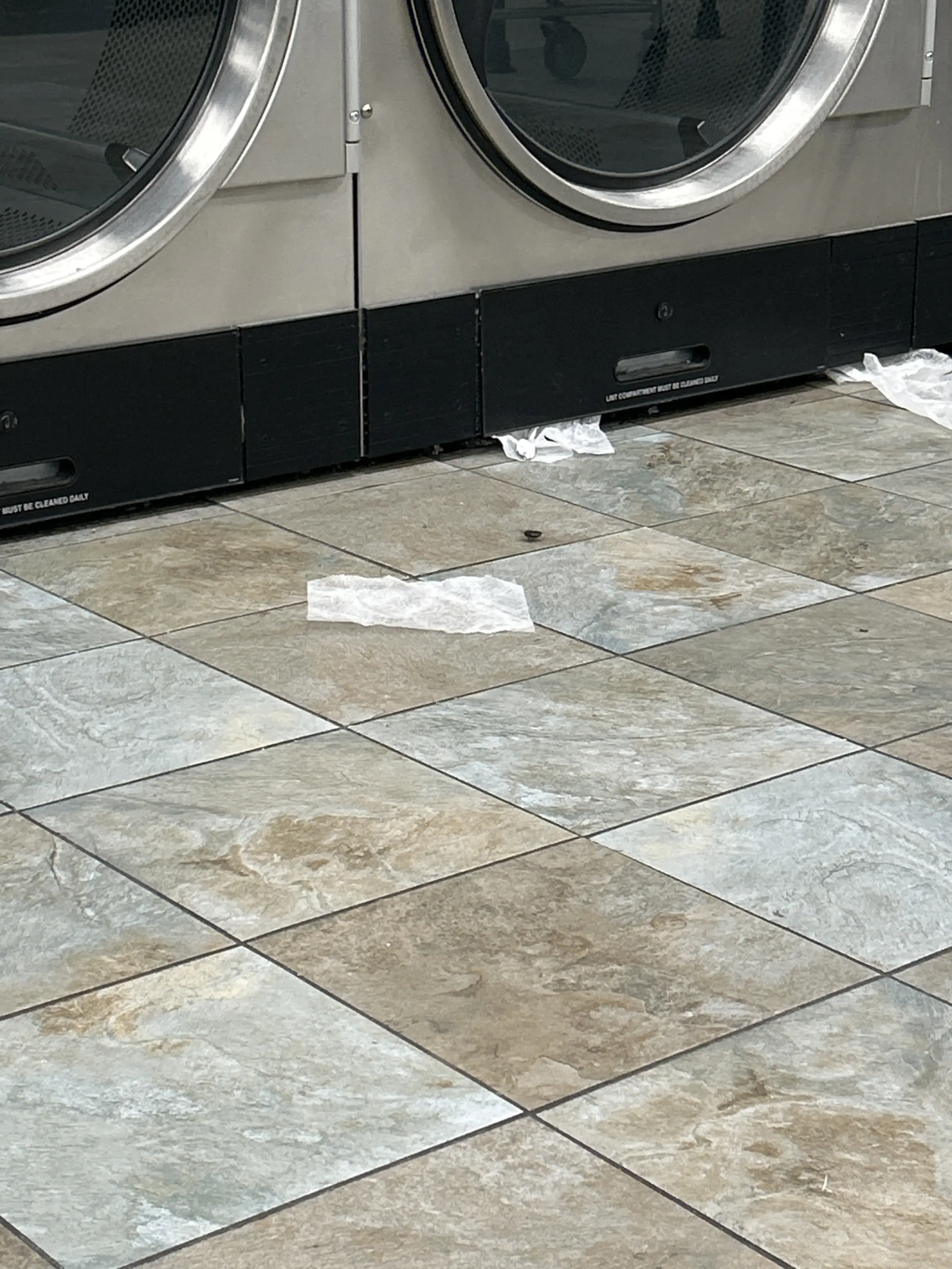 Spots Be Gone Laundromat thumbnail 9