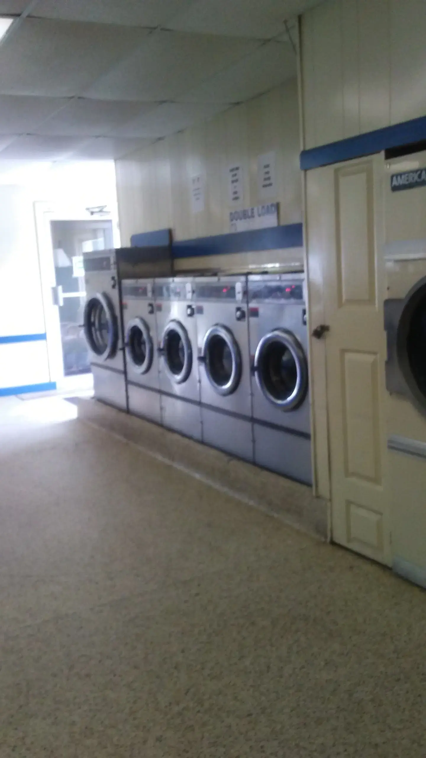 Spring Street Laundry thumbnail 7