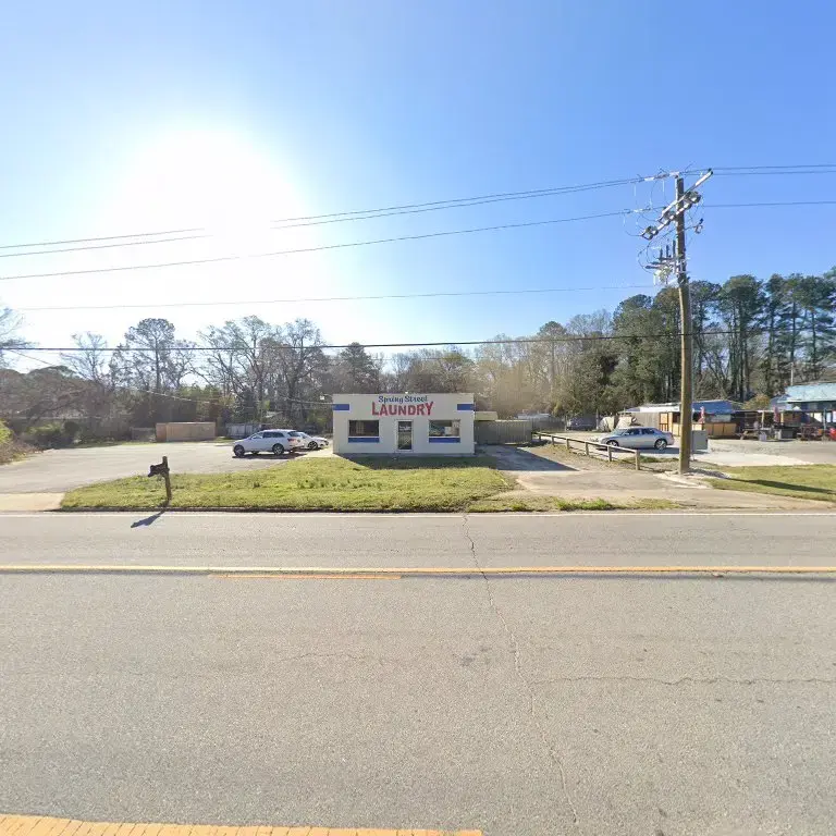 Spring Street Laundry - Image 8