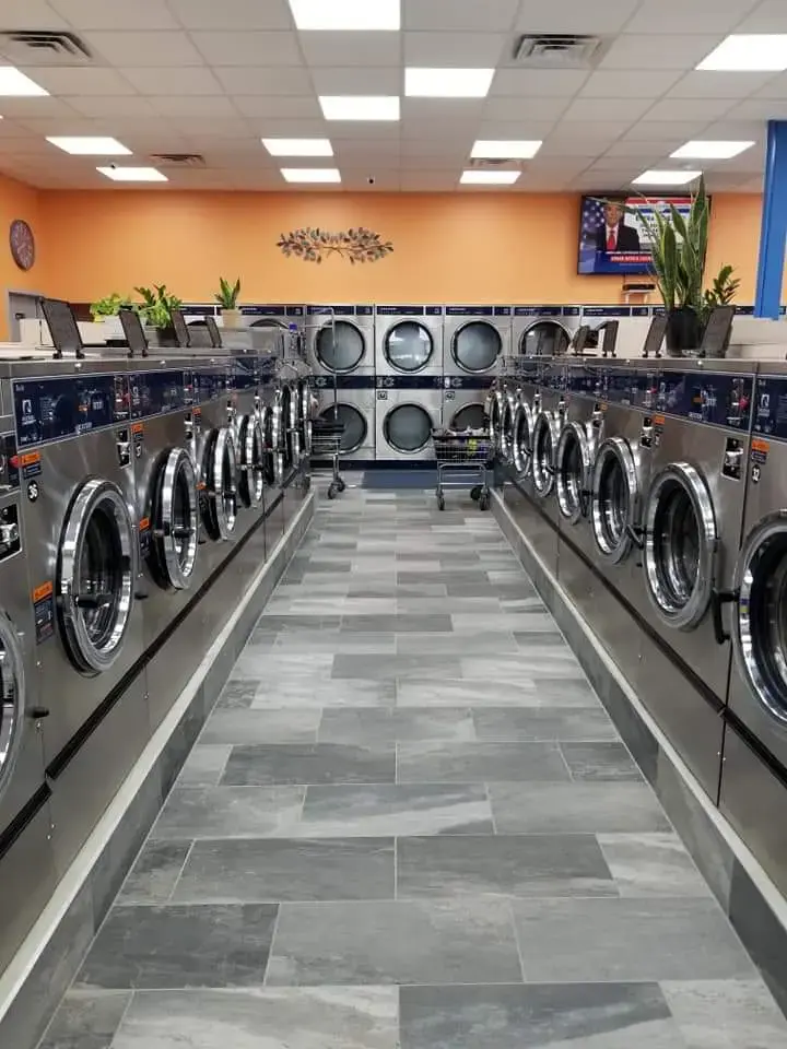 Springdale Laundromat thumbnail 17