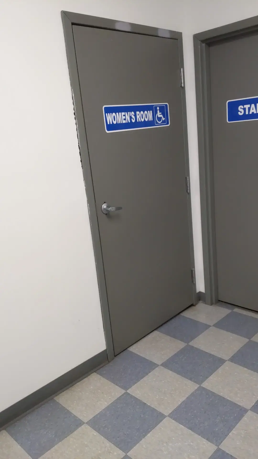 Springdale Laundromat - Image 14