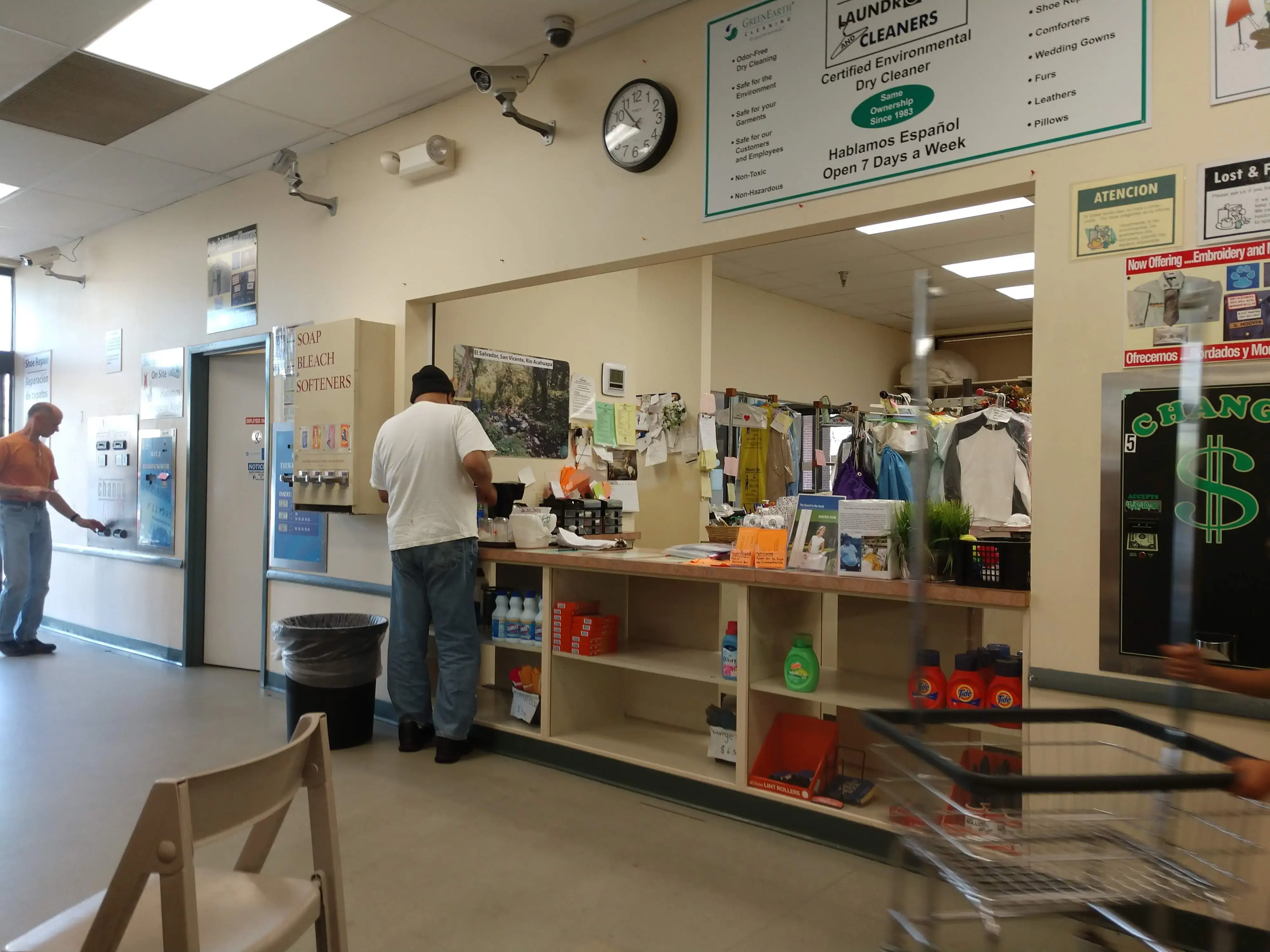 Springfield Plaza Laundromat & Cleaners thumbnail 9