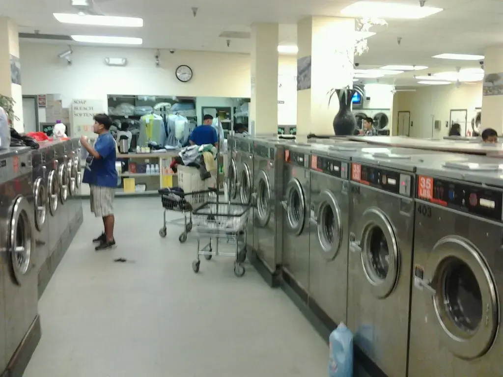 Springfield Plaza Laundromat & Cleaners thumbnail 13