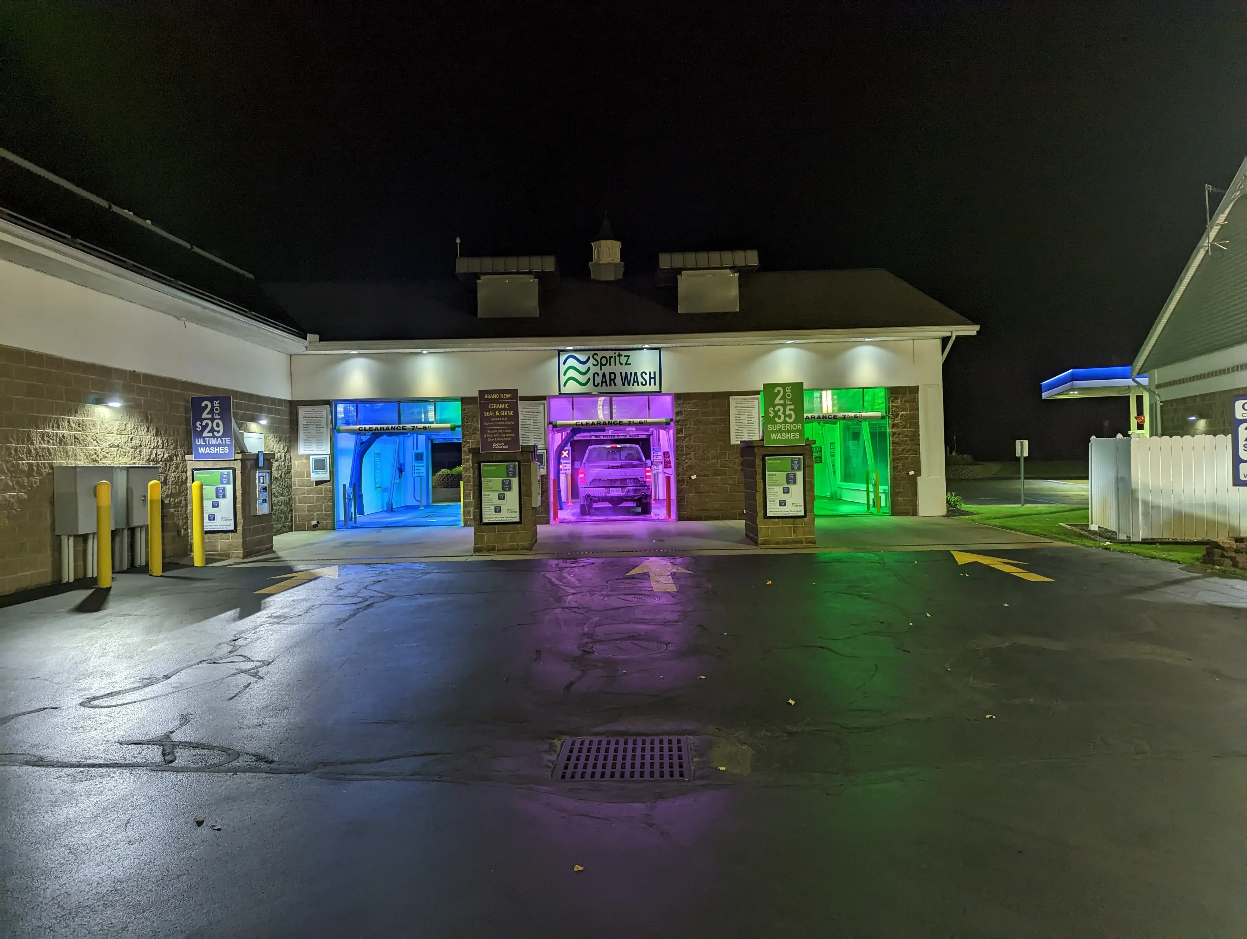 Spritz Car Wash & Coin Laundry thumbnail 7
