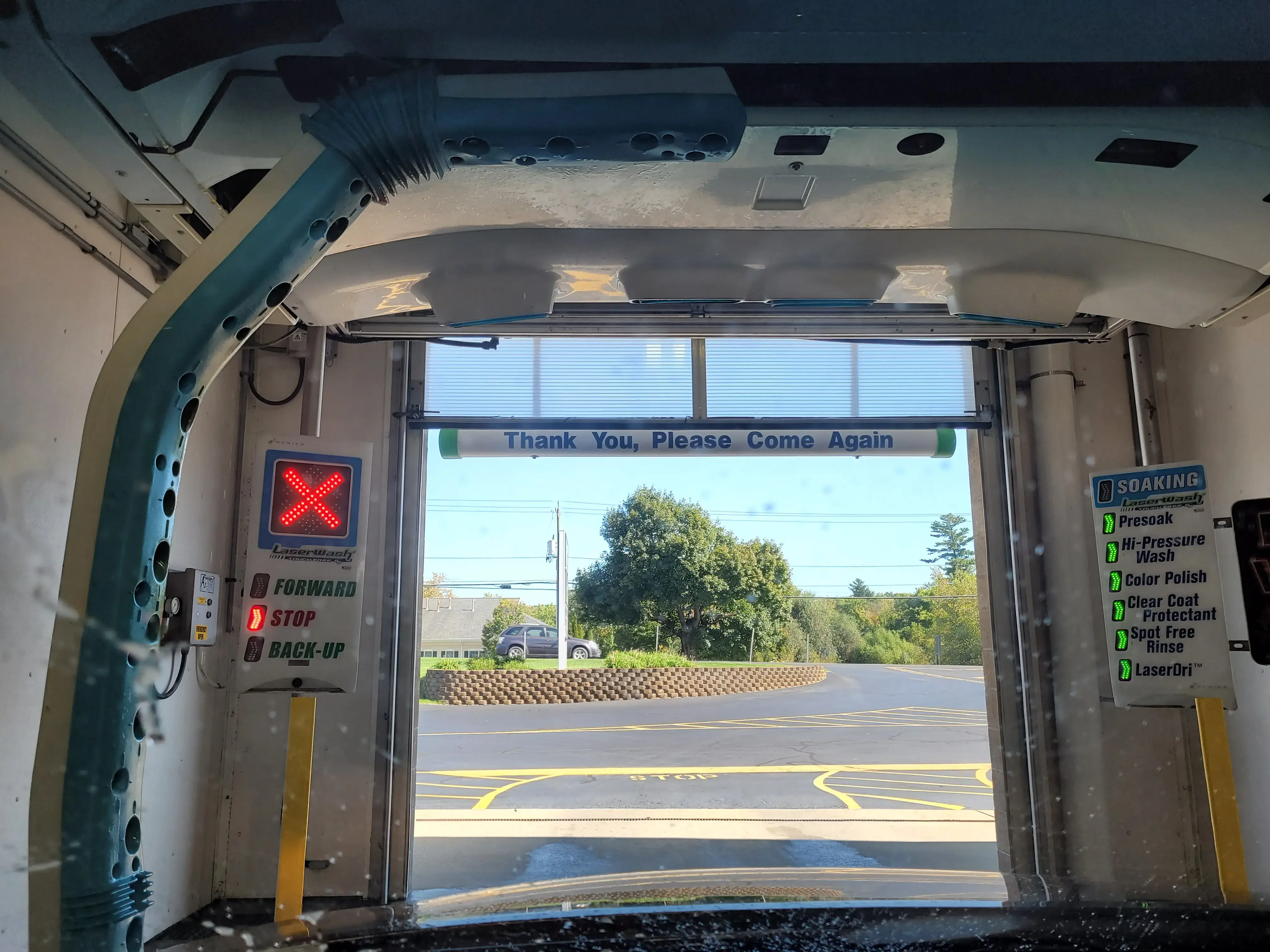 Spritz Car Wash & Coin Laundry thumbnail 14