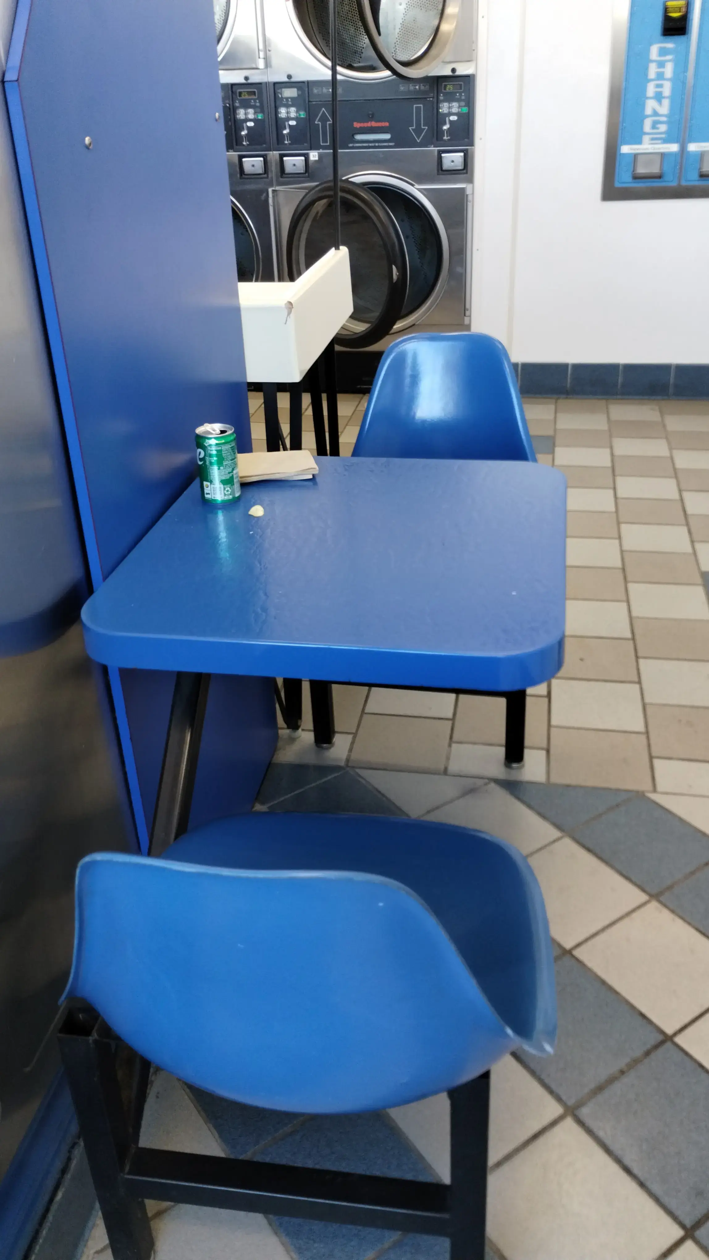Spritz Car Wash & Coin Laundry - Image 17