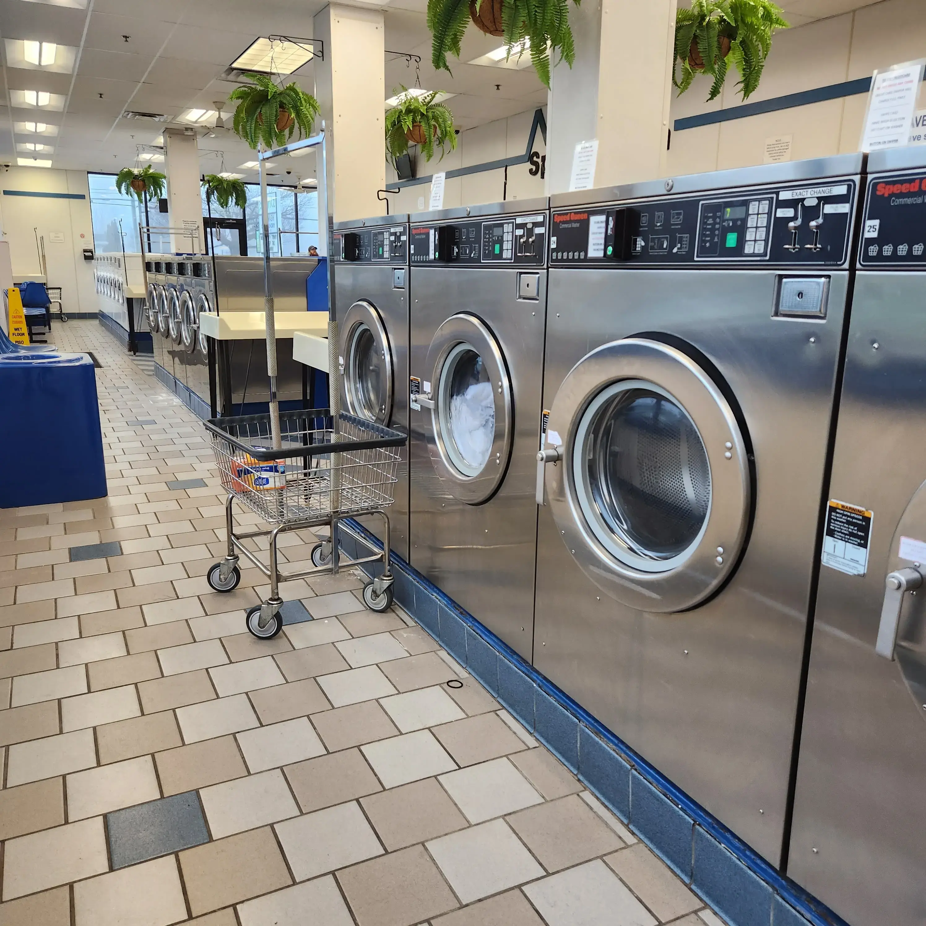 Spritz Car Wash & Coin Laundry - Image 2