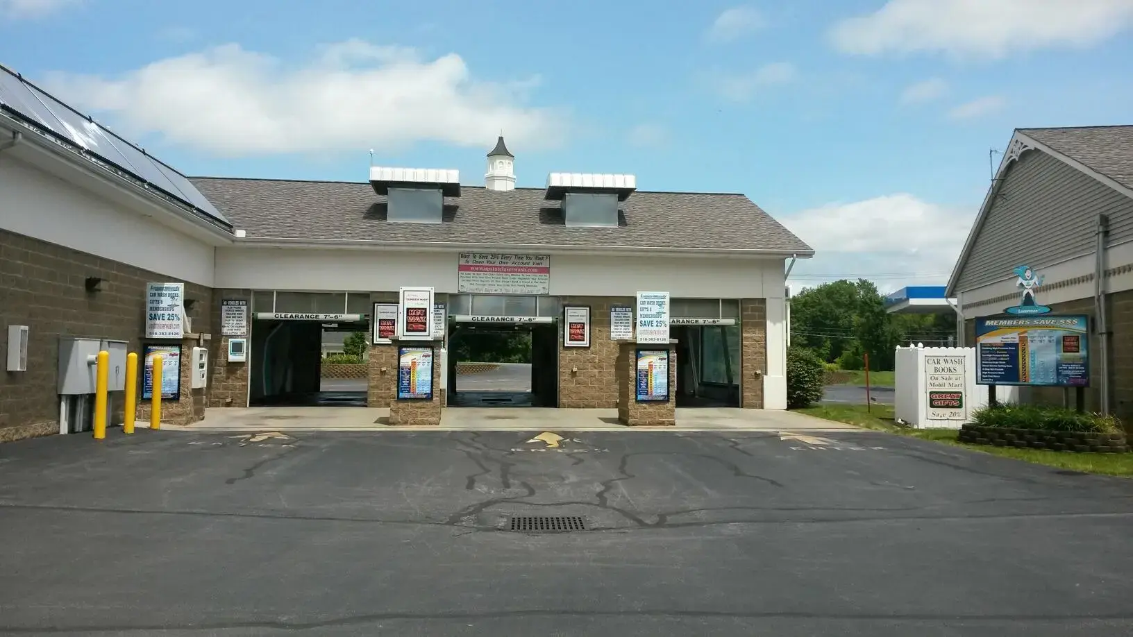 Spritz Car Wash & Coin Laundry thumbnail 15