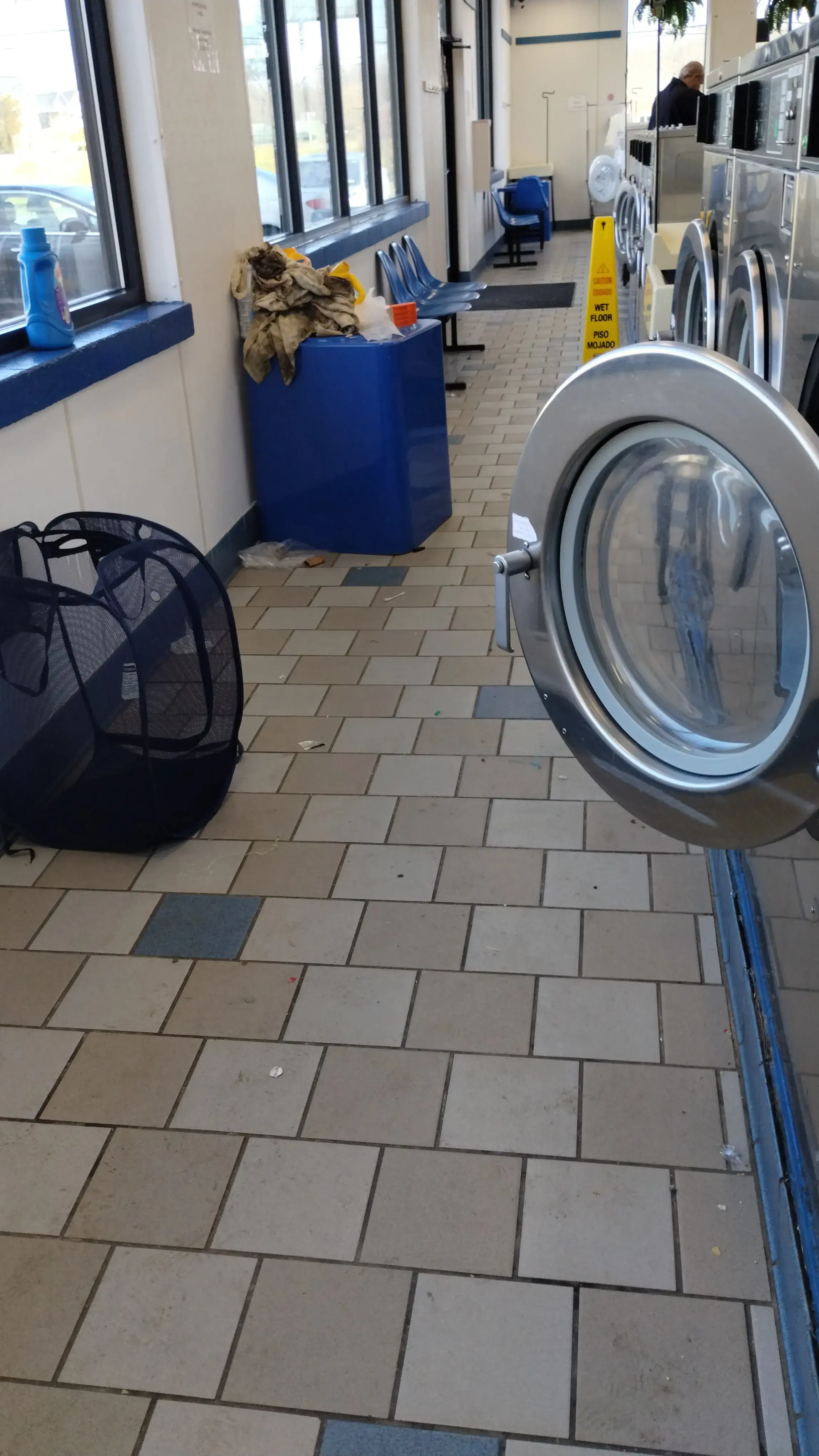 Spritz Car Wash & Coin Laundry thumbnail 11