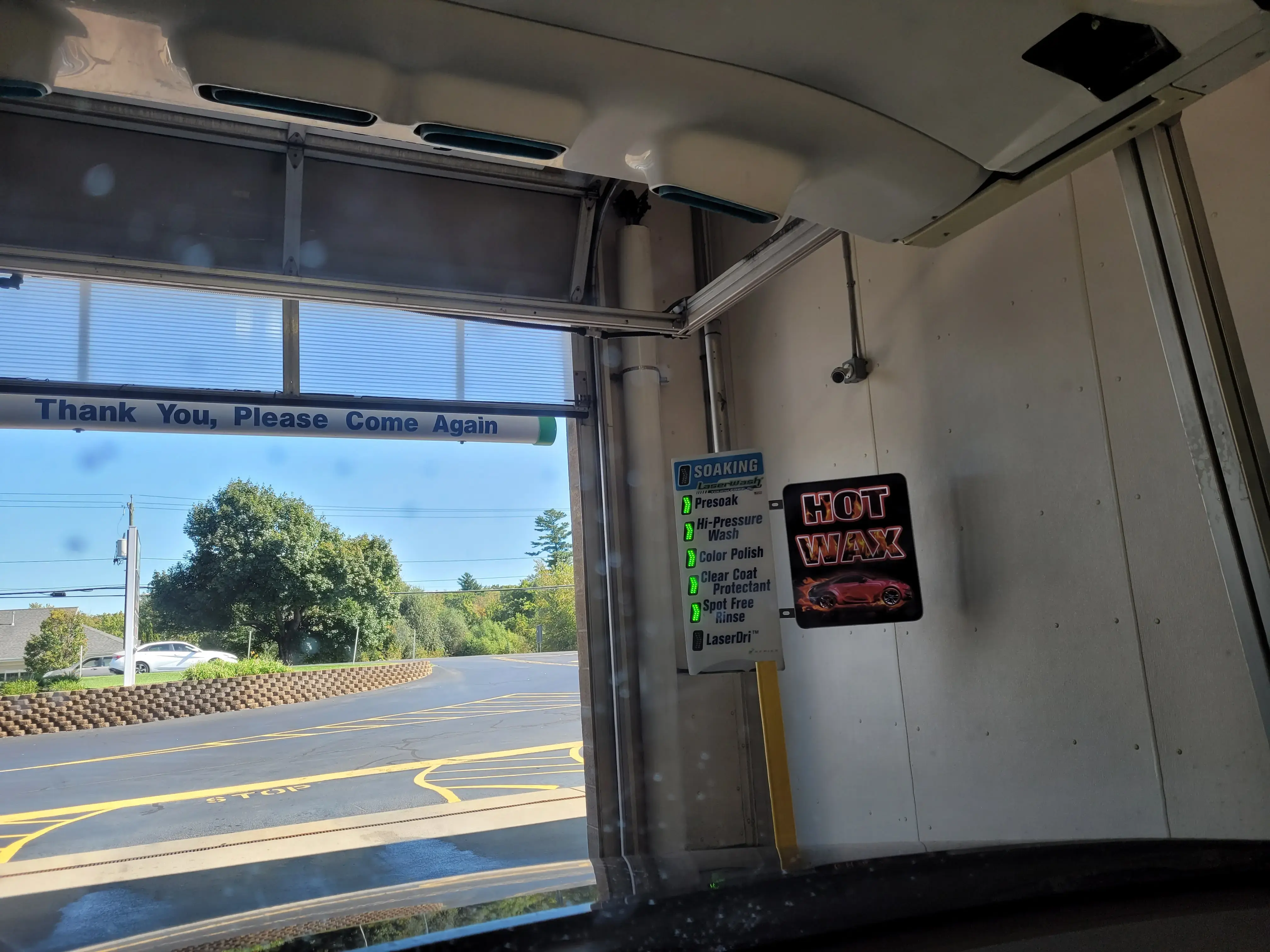 Spritz Car Wash & Coin Laundry thumbnail 6