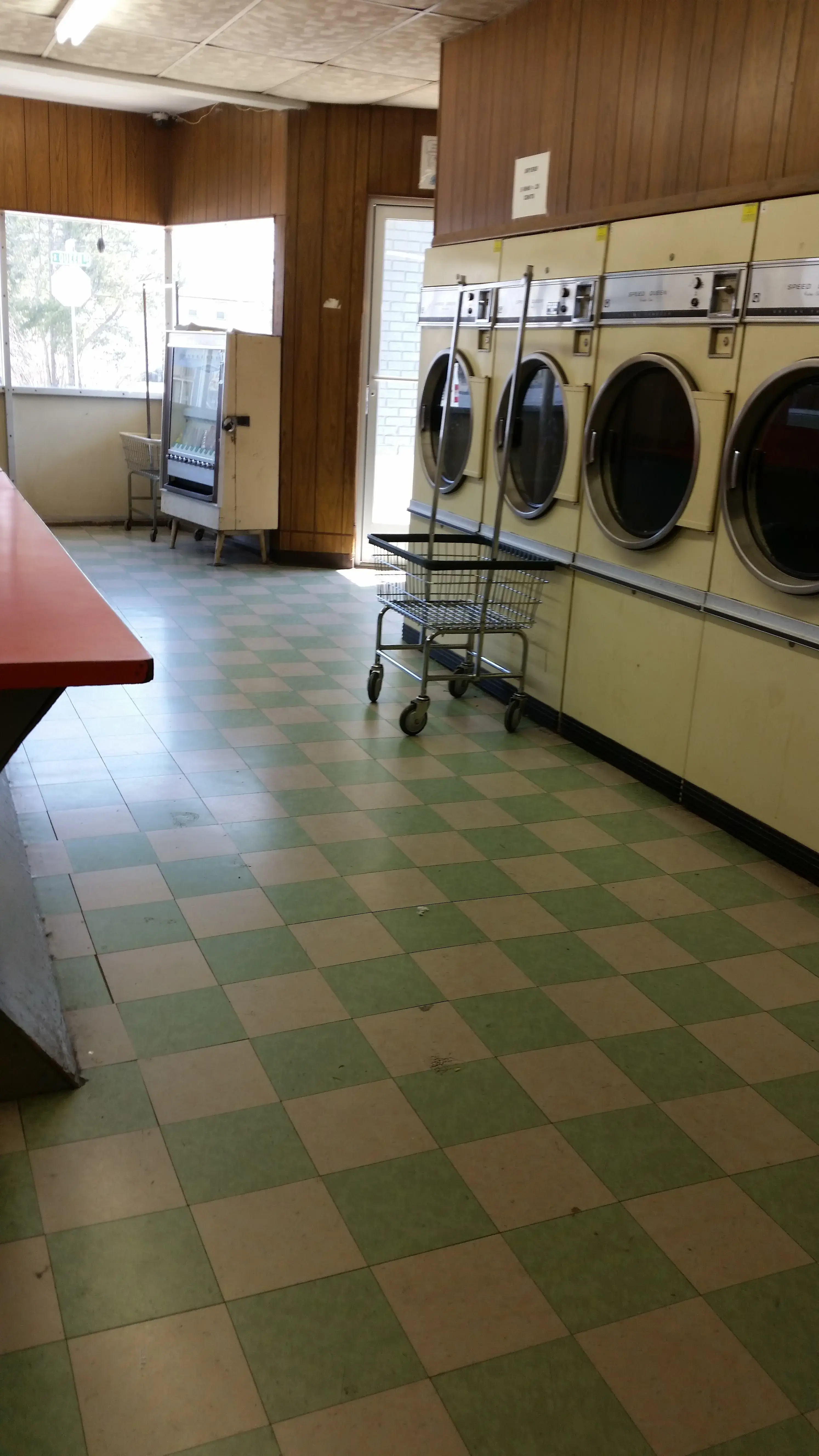 Spry Laundromat thumbnail 6