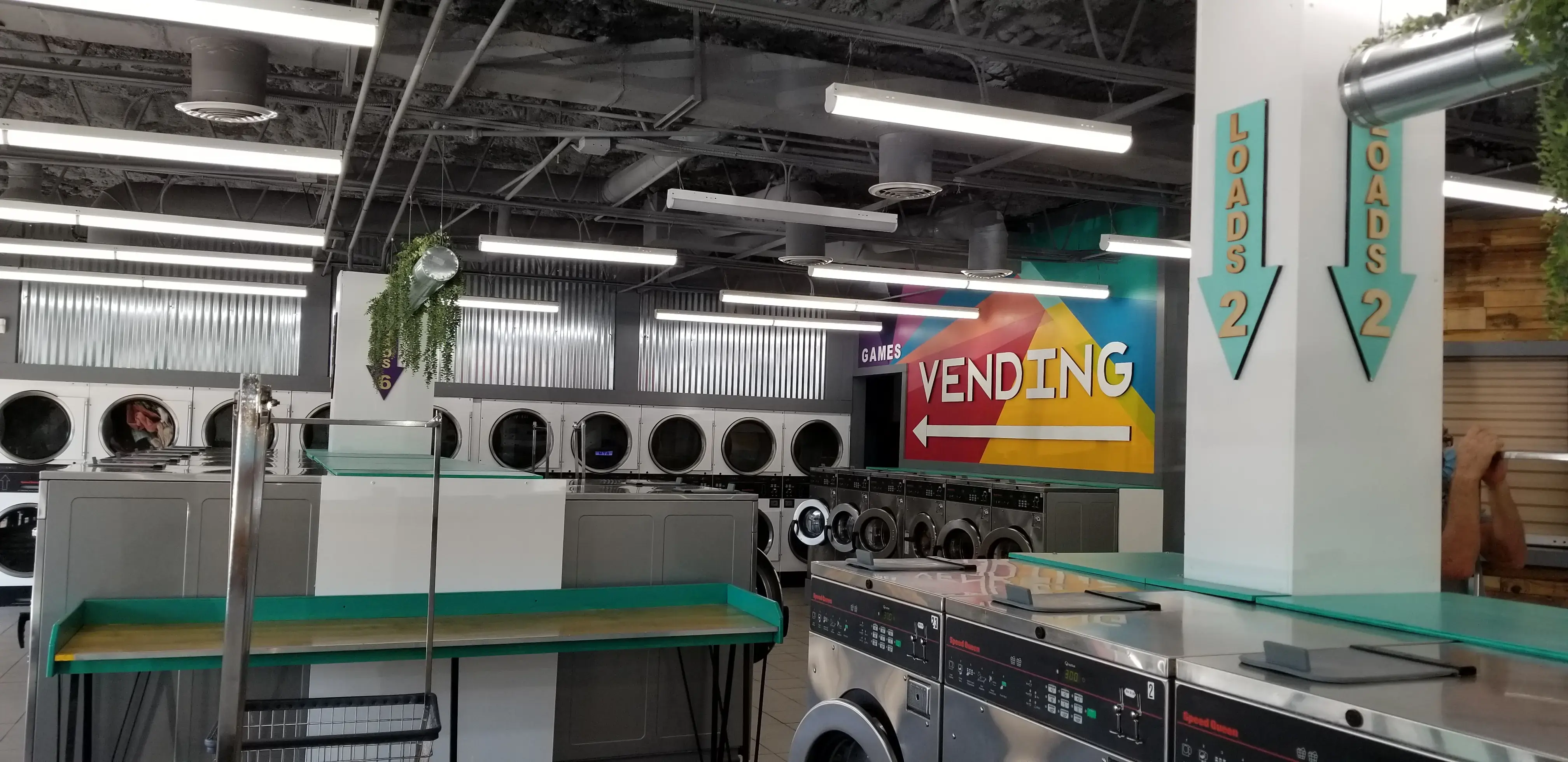 Square Bubbles Laundromat Busch thumbnail 9