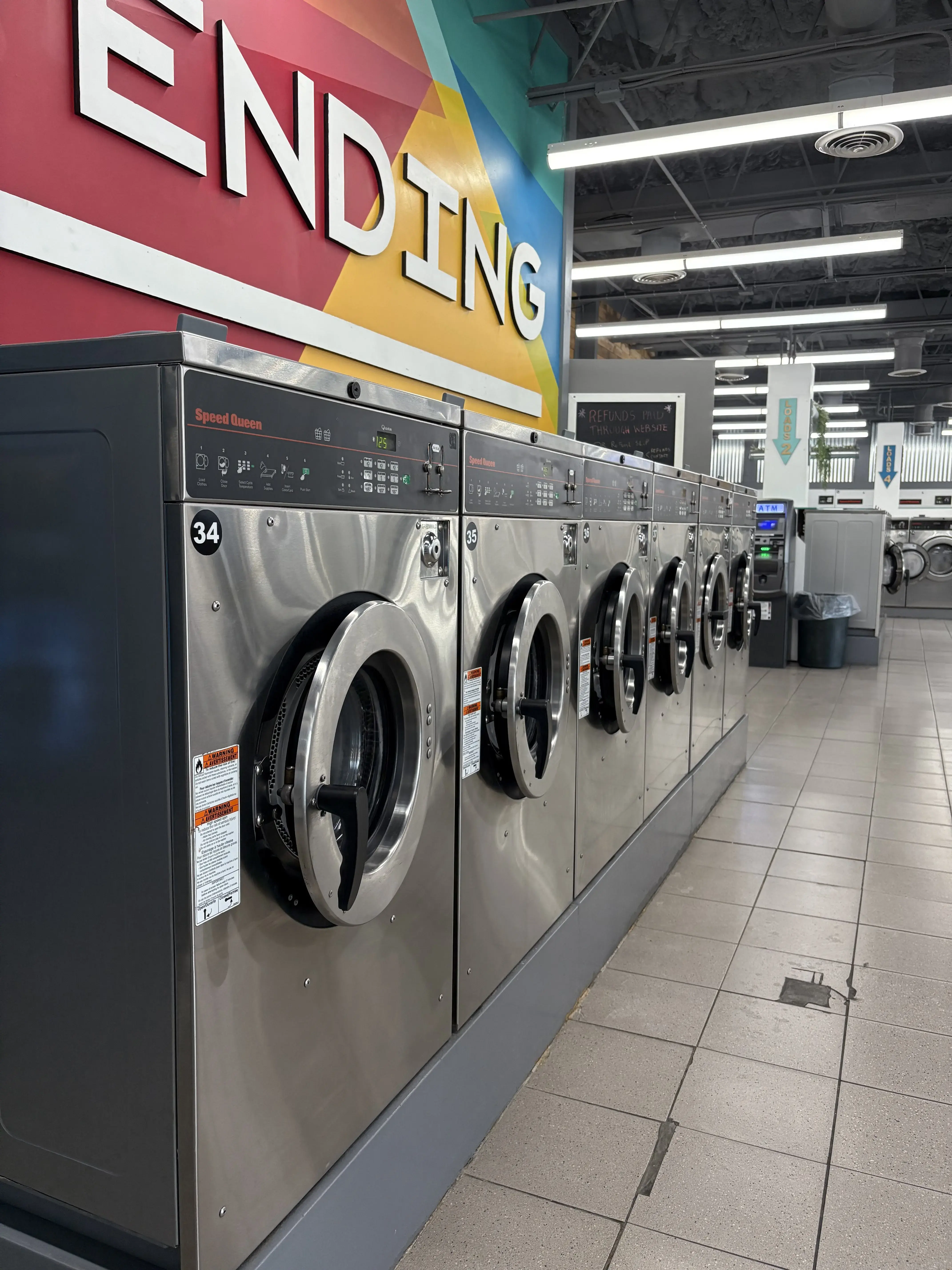 Square Bubbles Laundromat Busch thumbnail 19