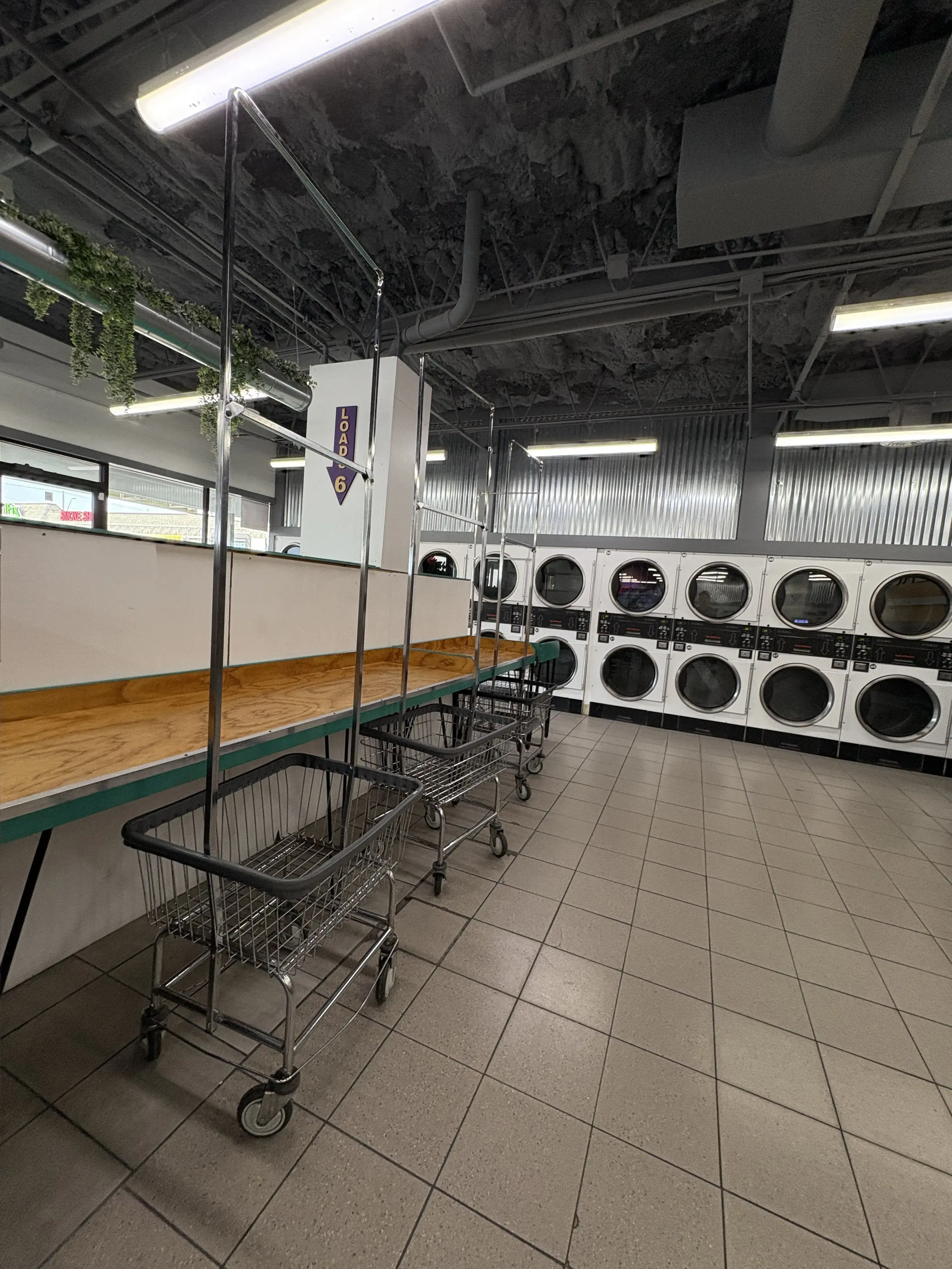 Square Bubbles Laundromat Busch thumbnail 16