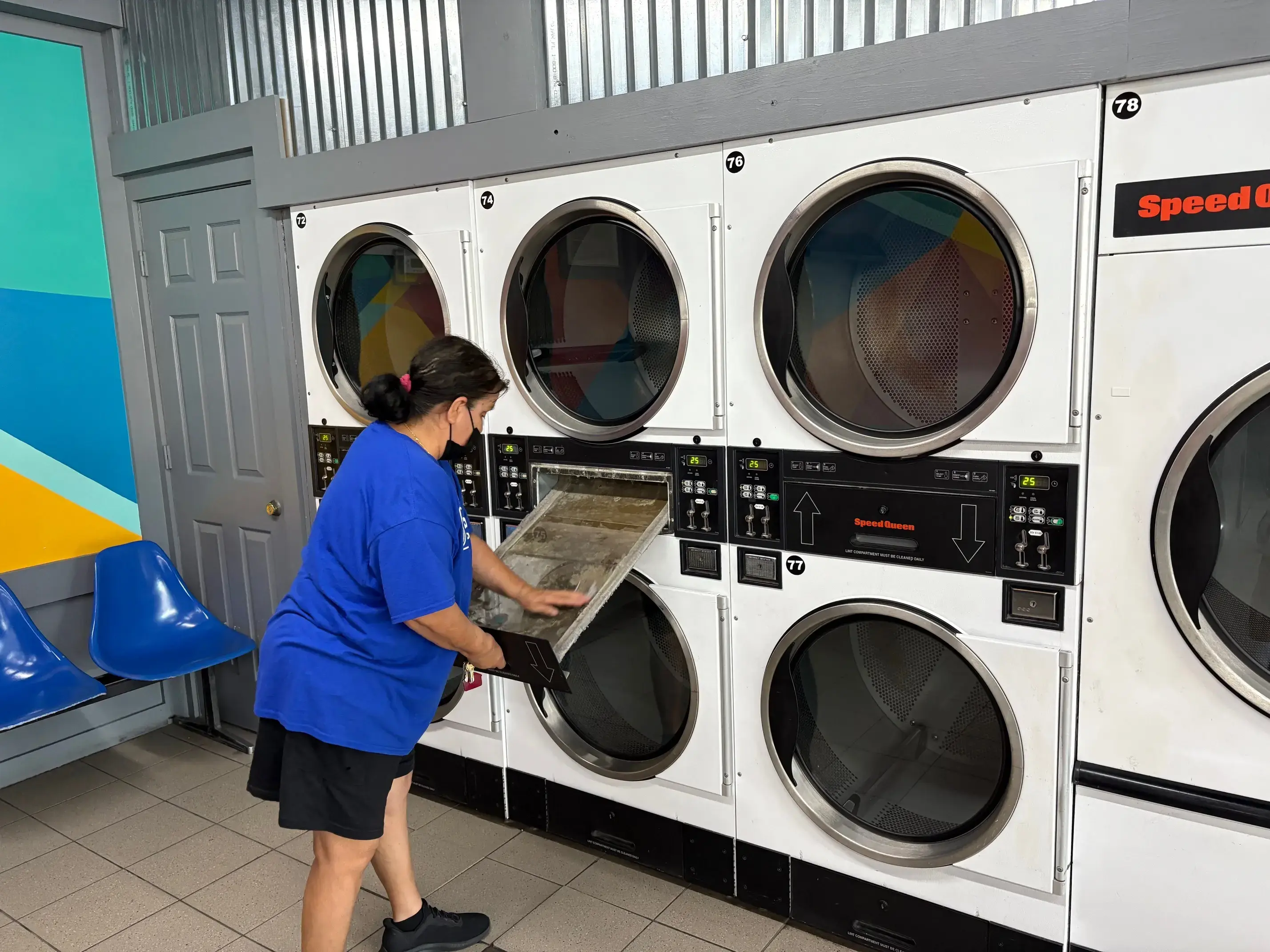 Square Bubbles Laundromat Busch thumbnail 14