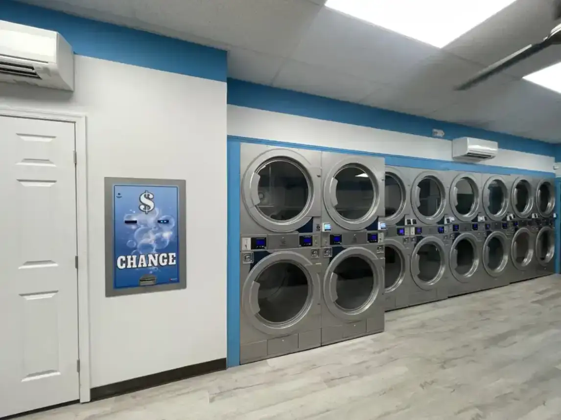 Squeaky Bees Laundromat & Wash and Fold thumbnail 11