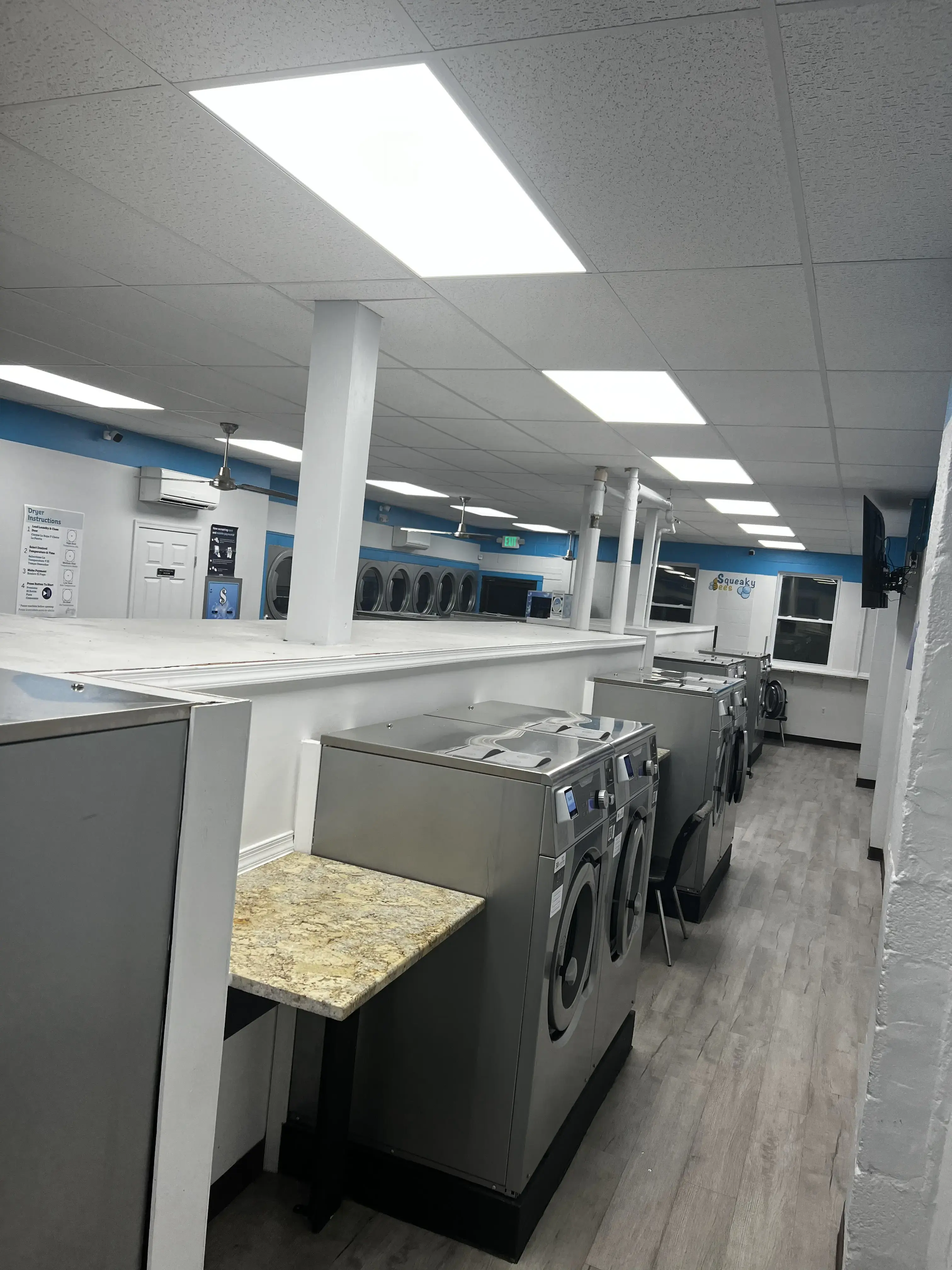 Squeaky Bees Laundromat & Wash and Fold - Image 13