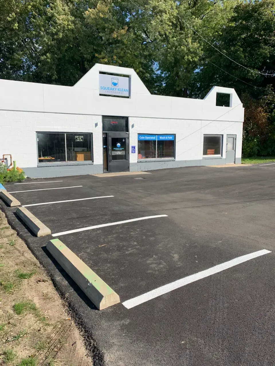 Squeaky Klean Laundromat - Image 6