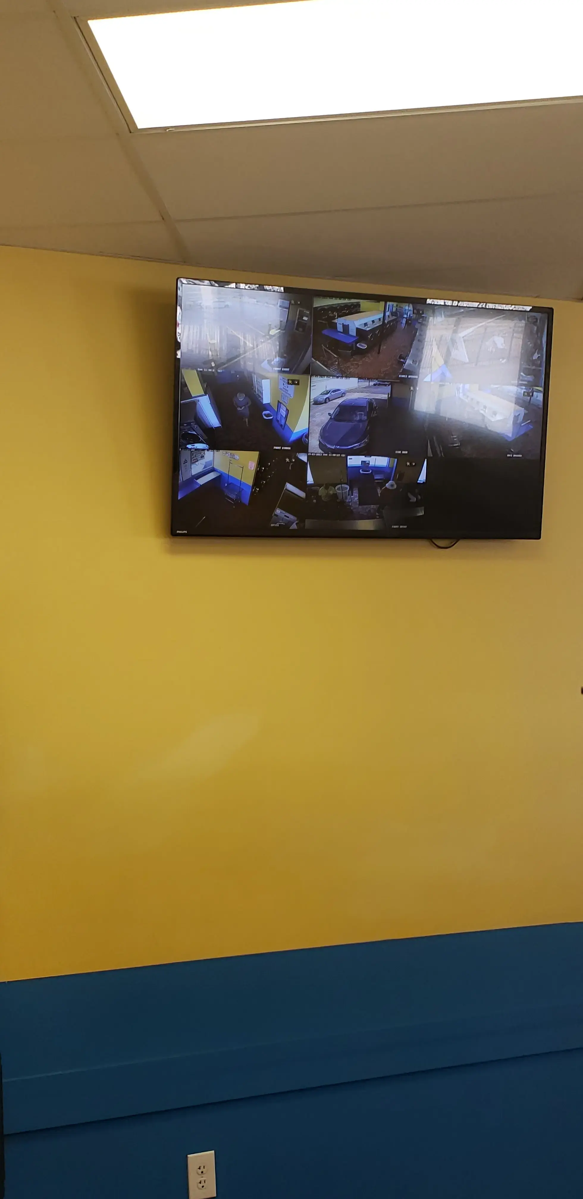 Squeaky Kleen Coin Laundry thumbnail 15