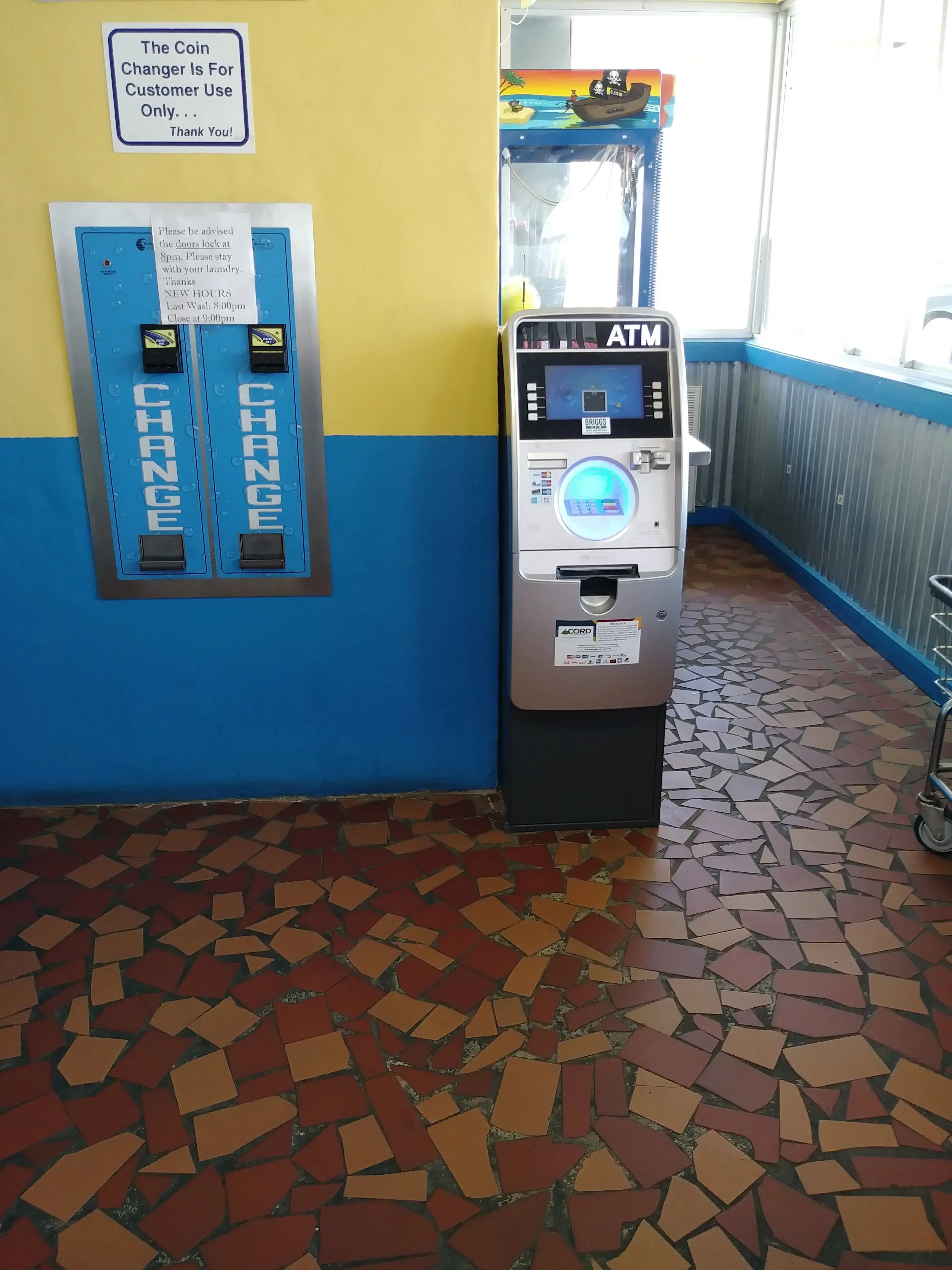 Squeaky Kleen Coin Laundry thumbnail 4