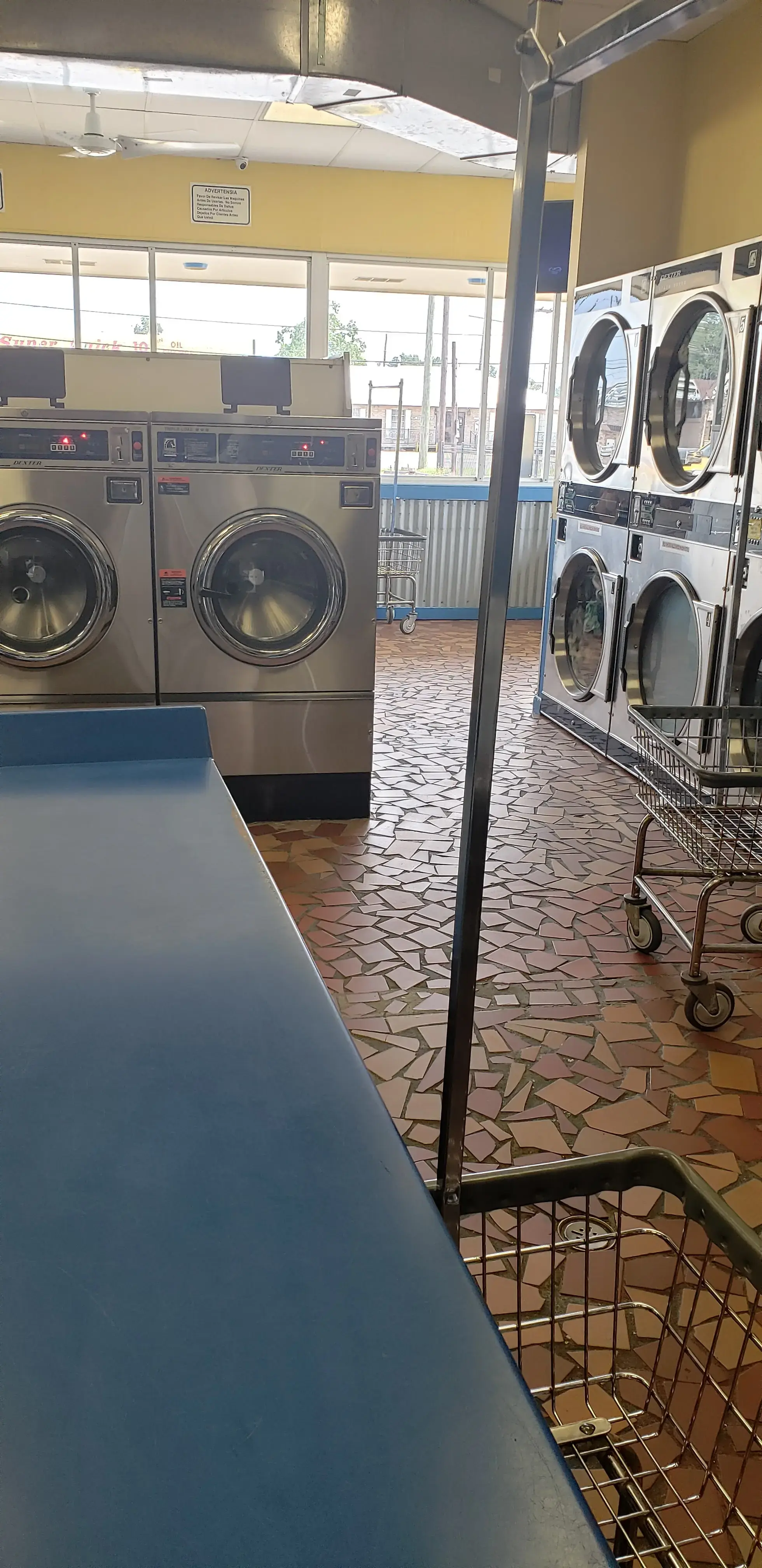 Squeaky Kleen Coin Laundry - Image 2