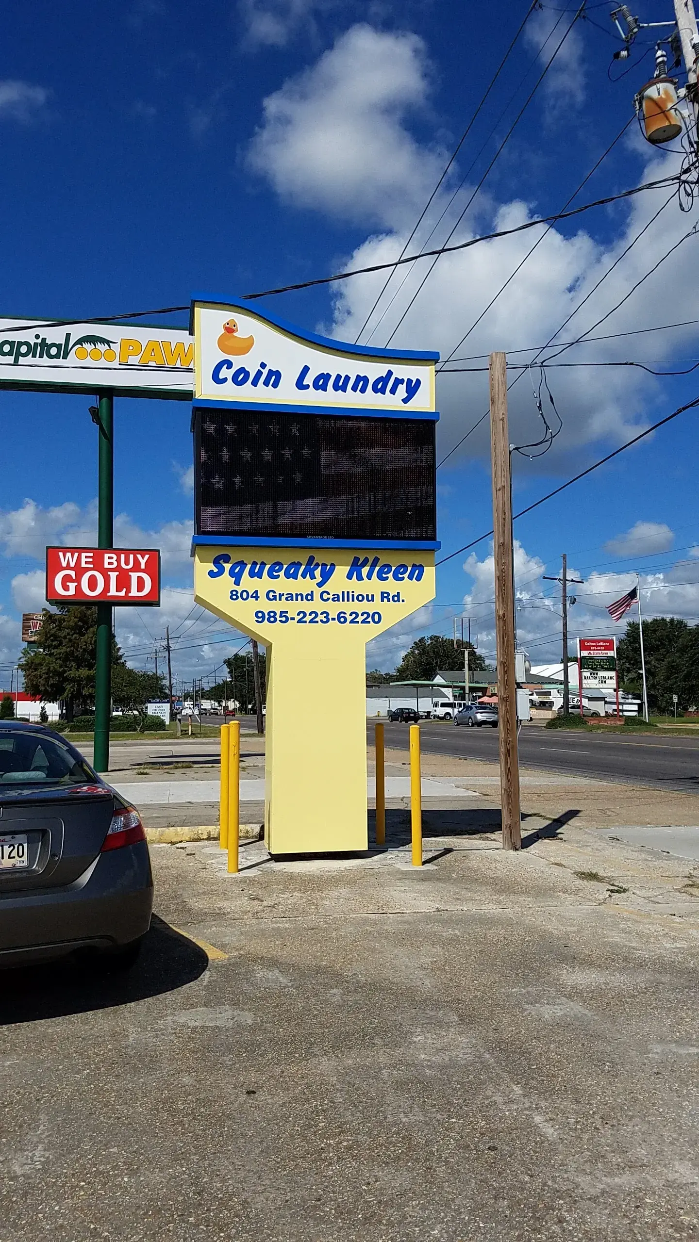 Squeaky Kleen Coin Laundry thumbnail 5
