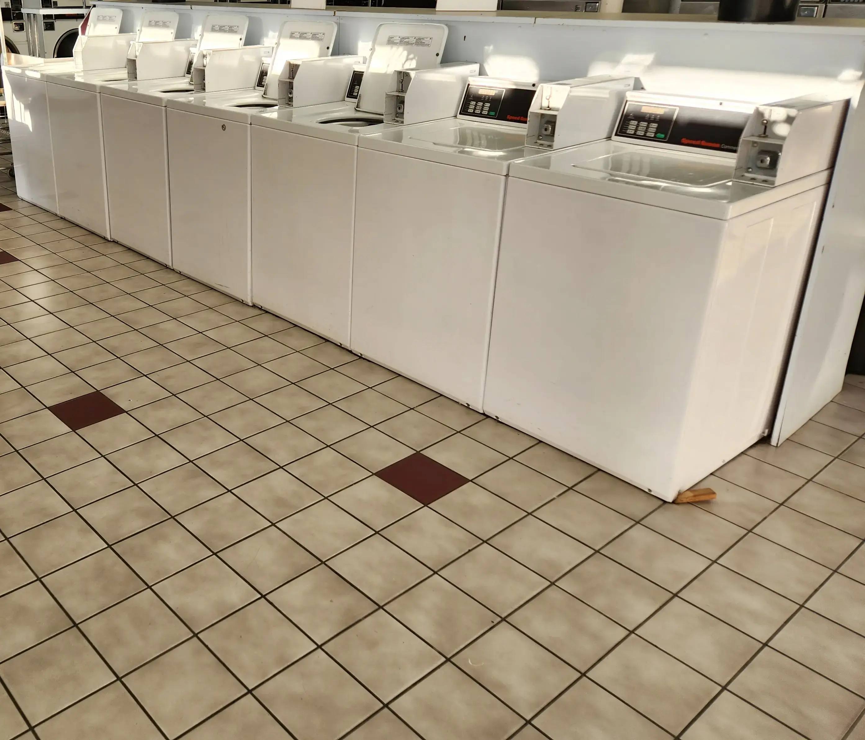 Squeaky's Laundromat - Image 15