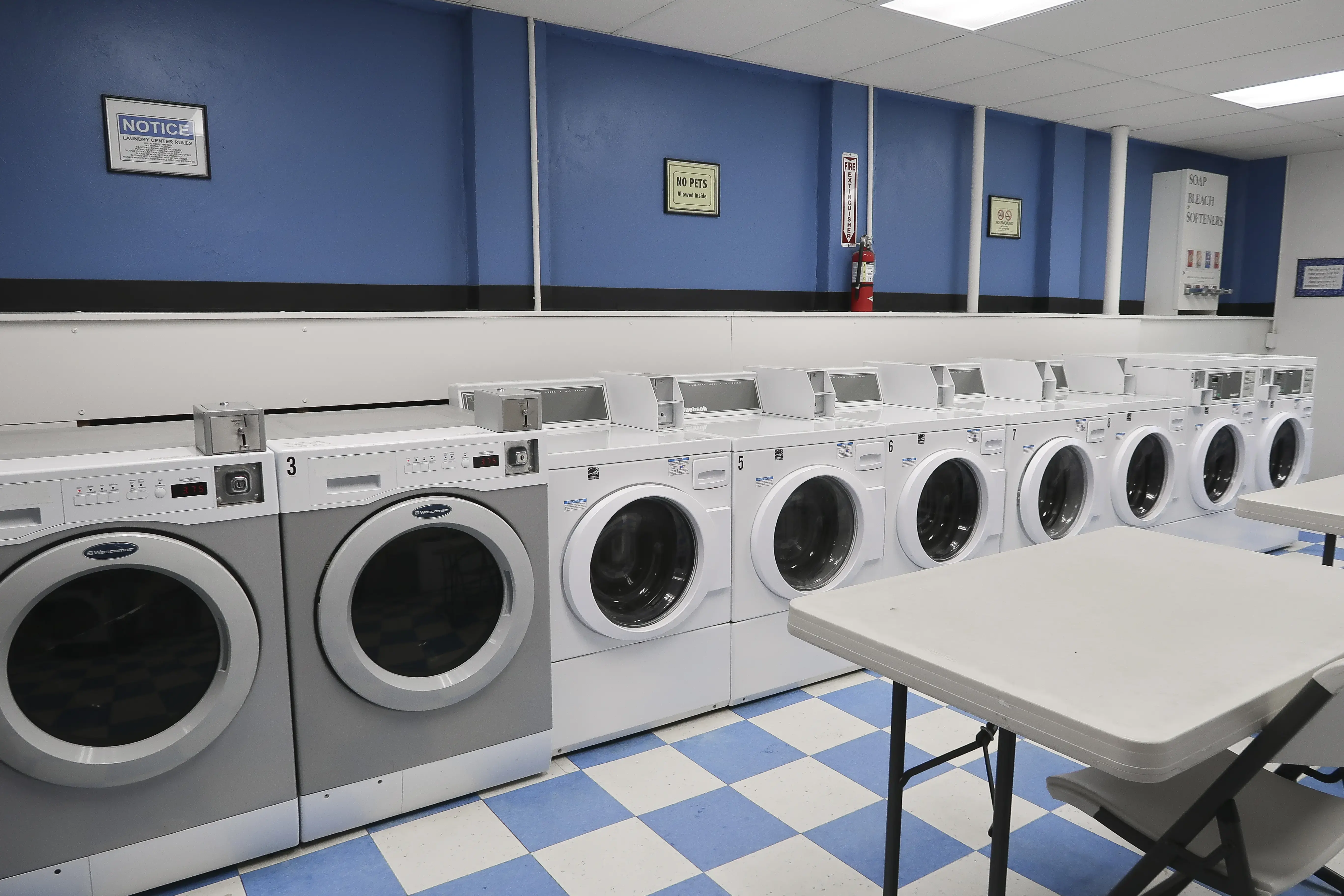 Squires Laundry and Showers thumbnail 20