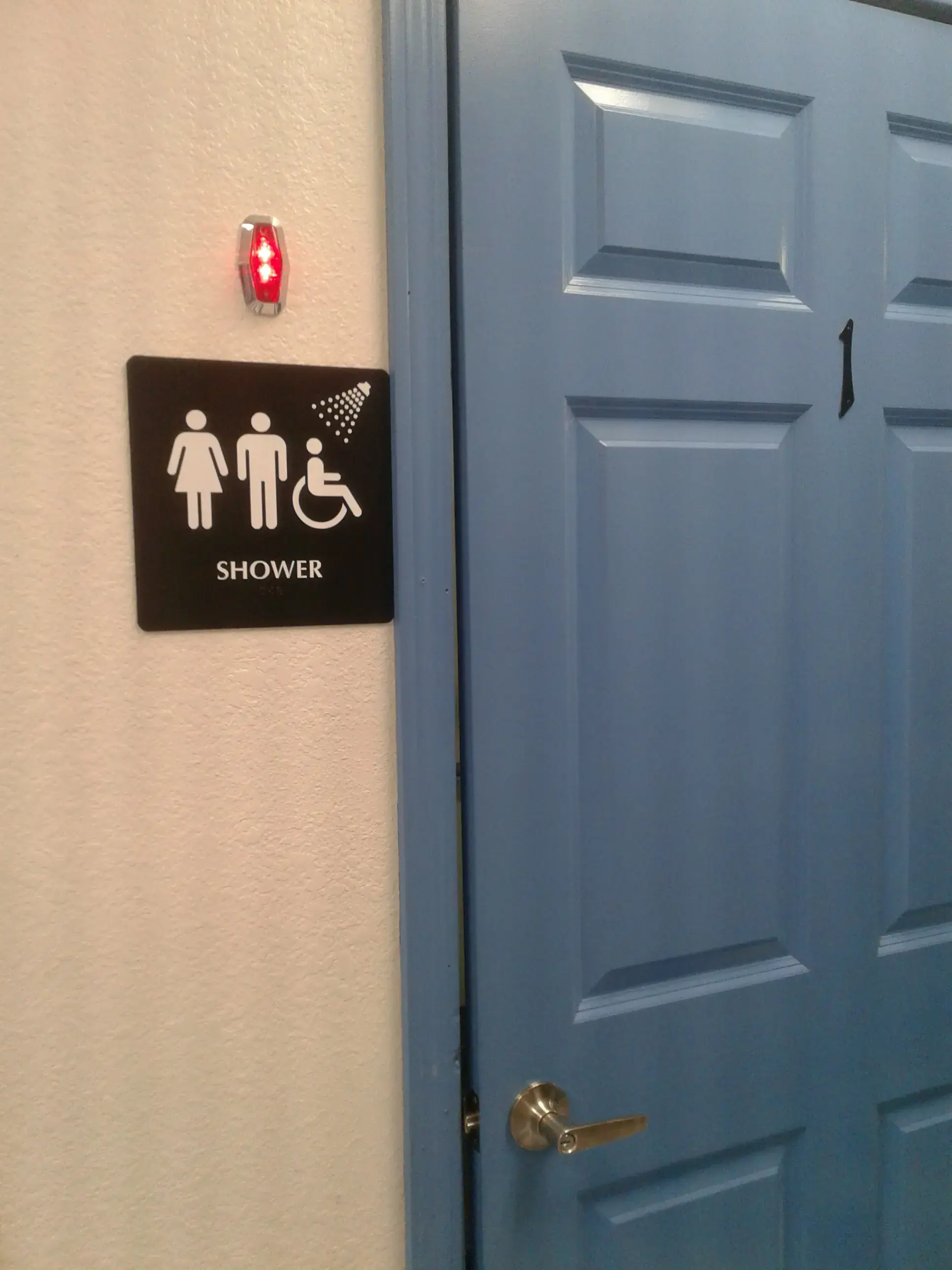 Squires Laundry and Showers - Image 11