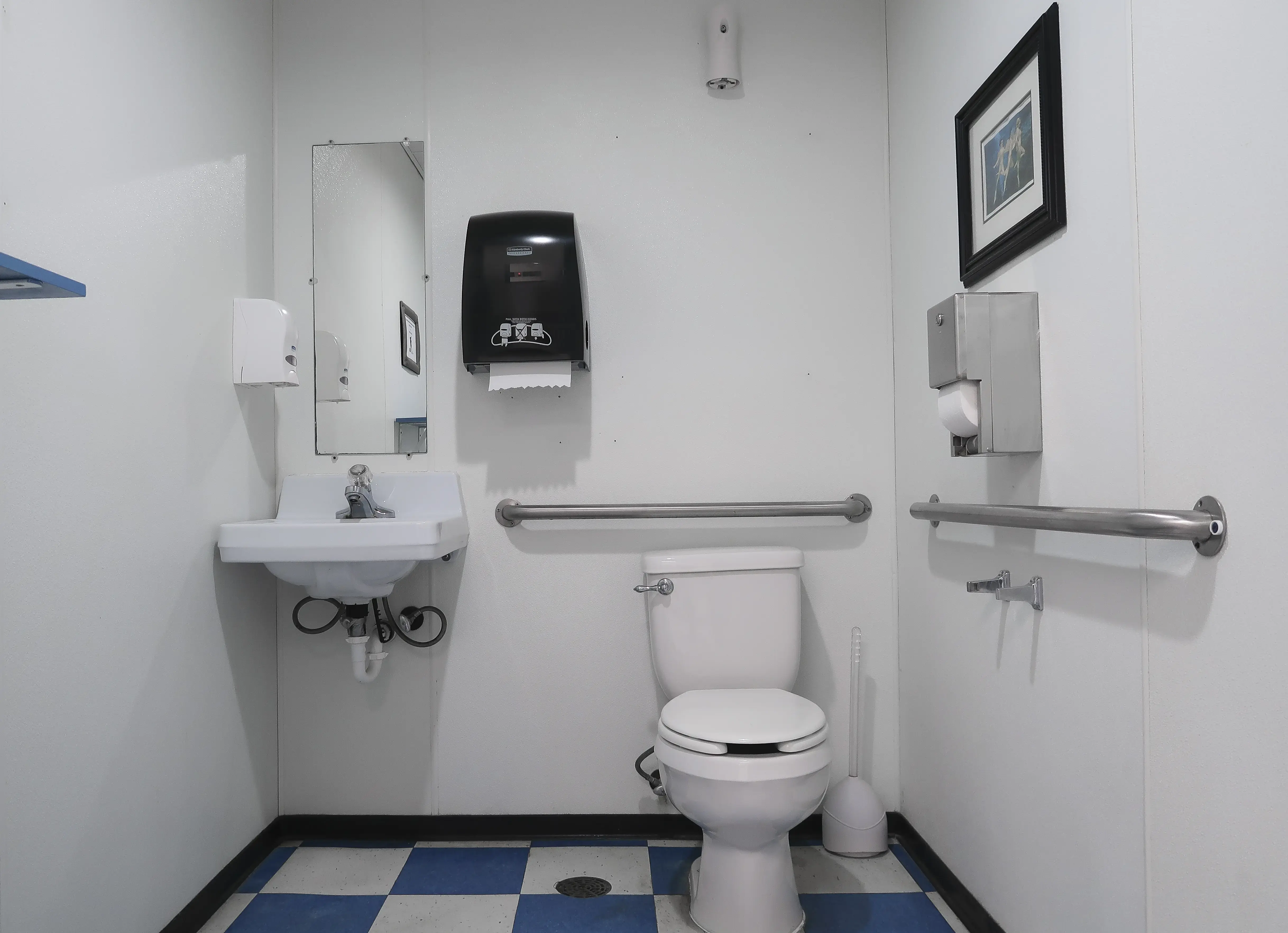 Squires Laundry and Showers thumbnail 3