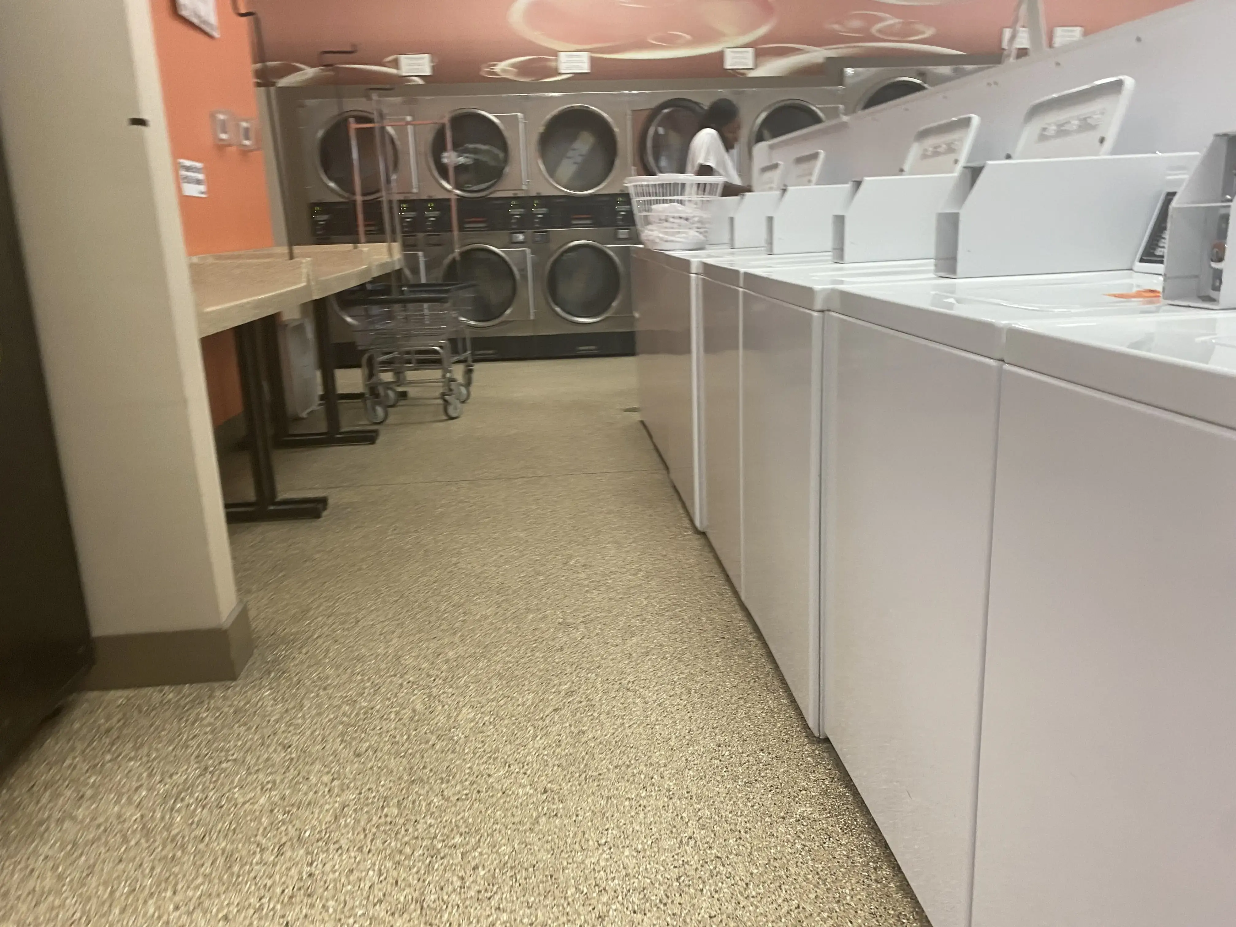 S&S Laundromat thumbnail 19
