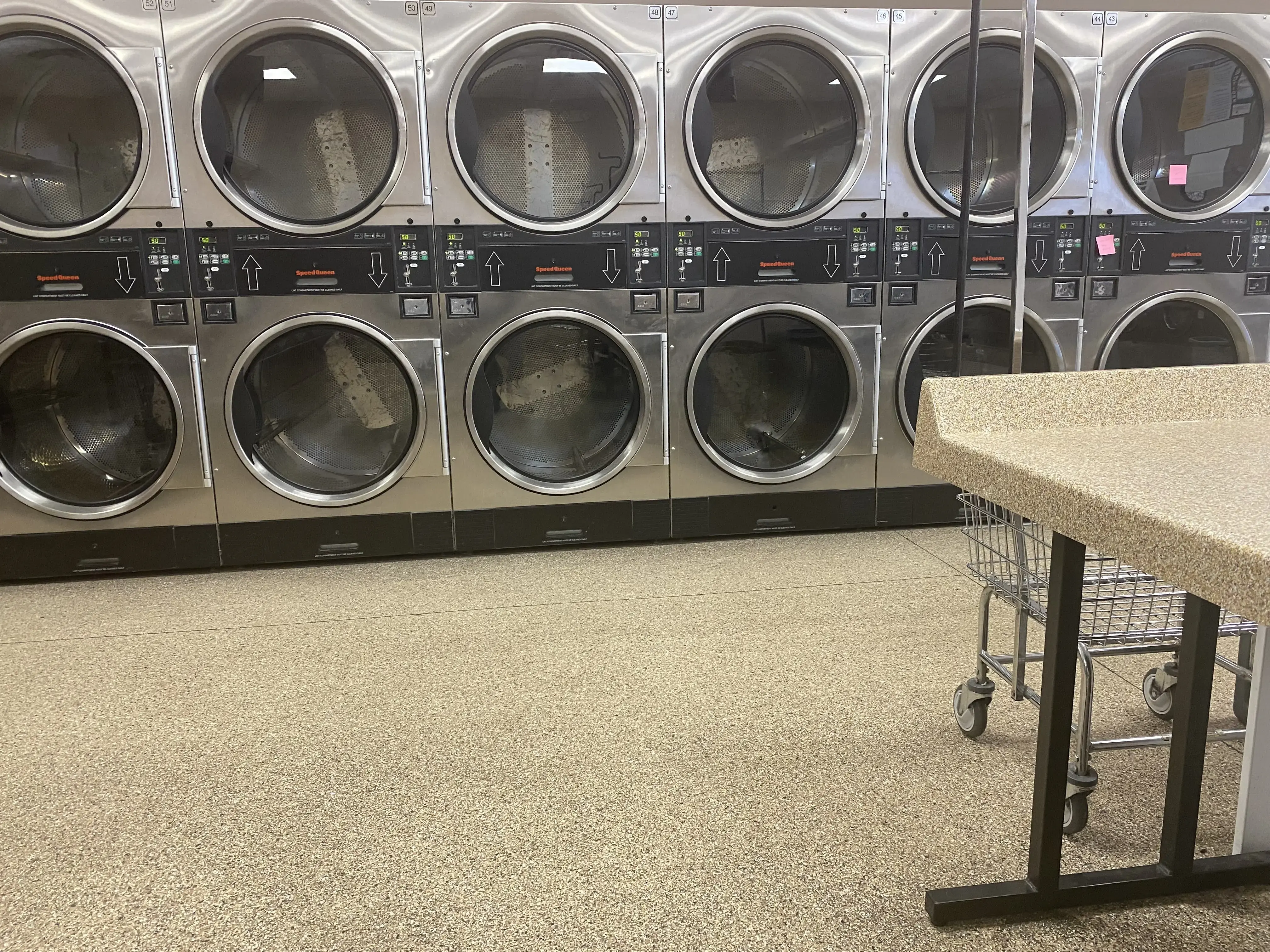 S&S Laundromat - Image 17
