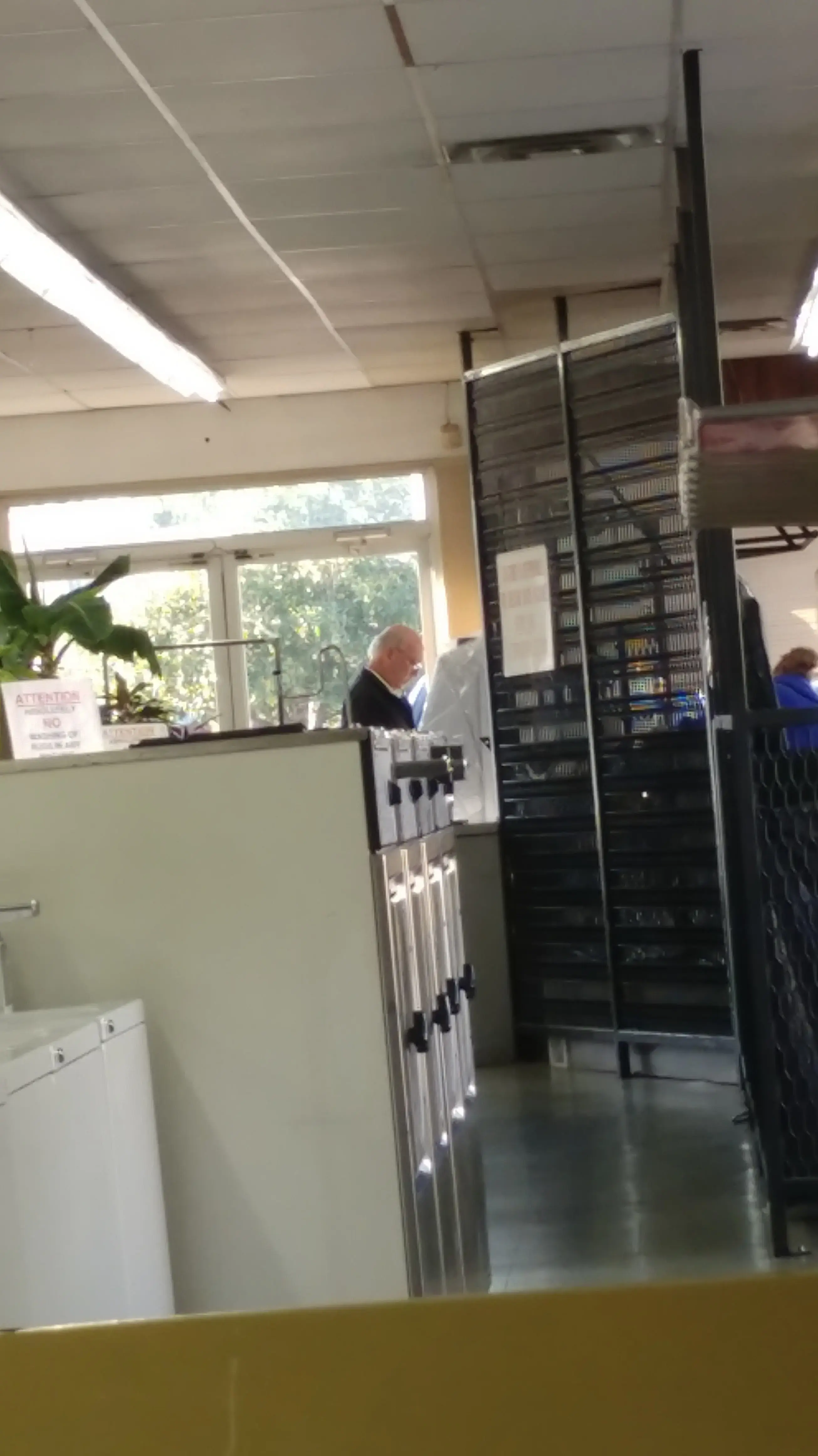 St. B Super Laundromat thumbnail 14