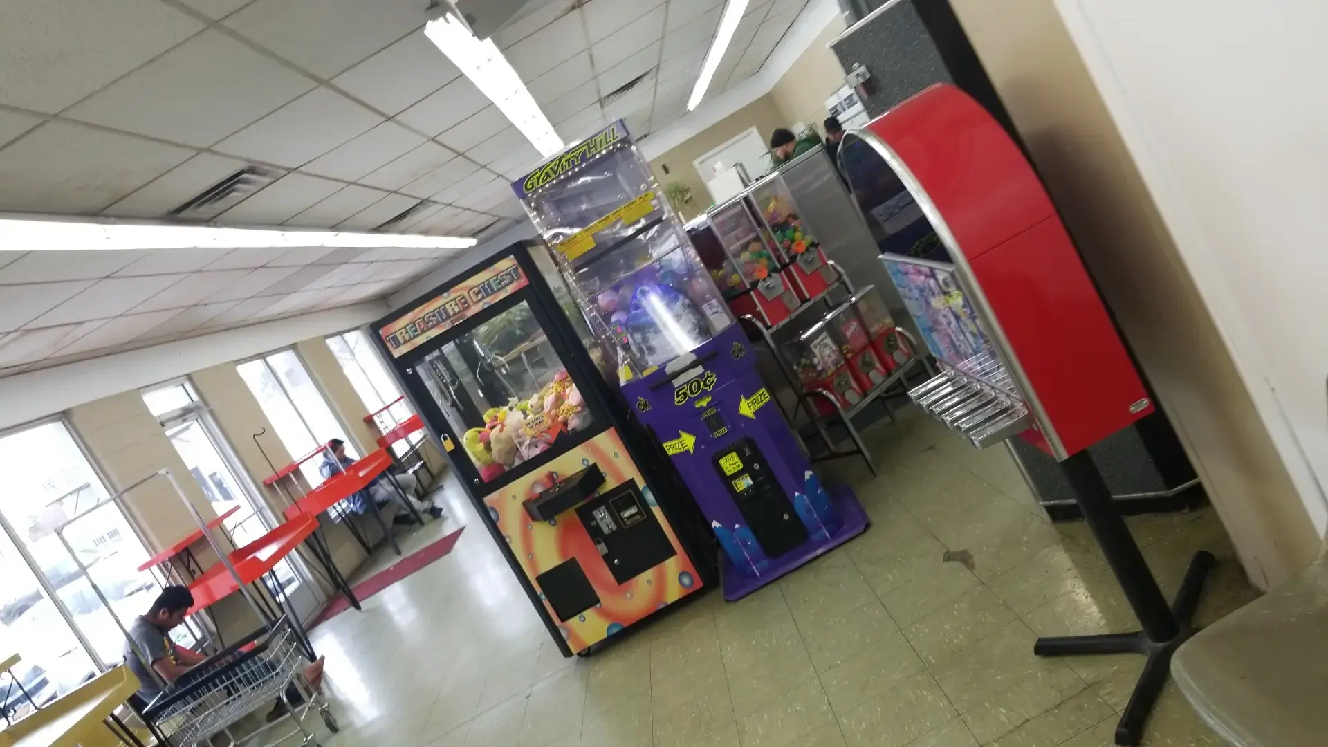 St. B Super Laundromat - Image 17
