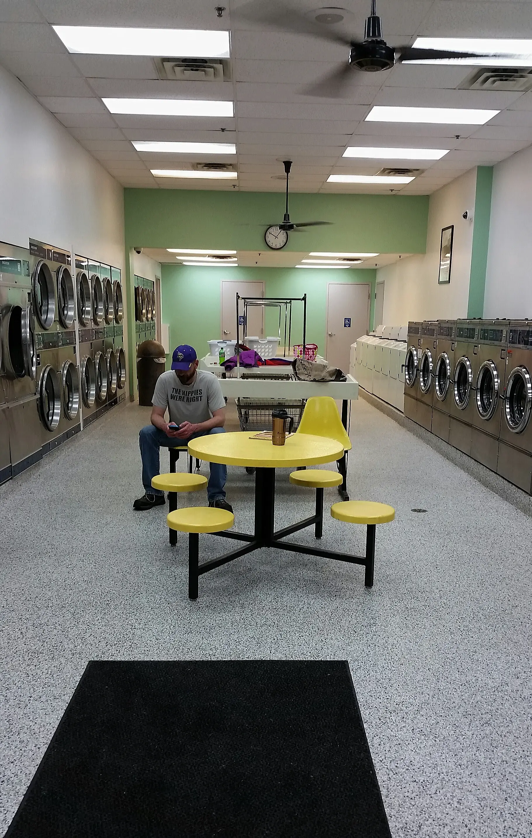 St Croix Cleaners Laundromat - Image 14
