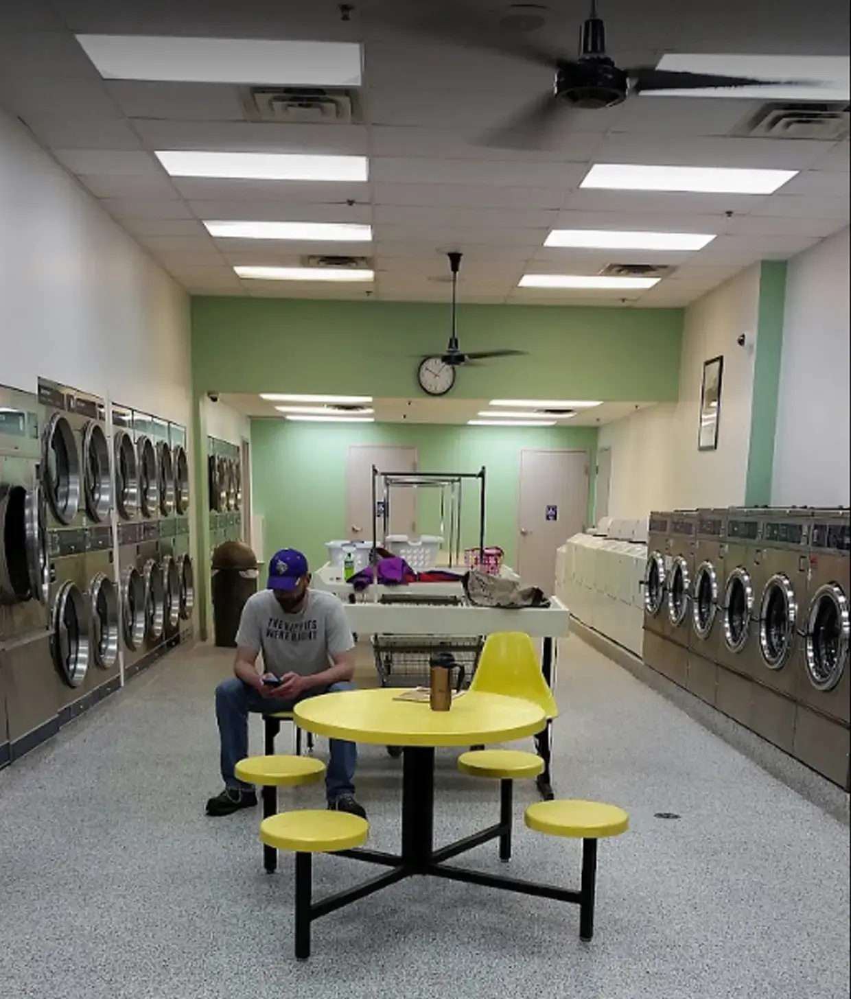 St Croix Cleaners Laundromat thumbnail 15