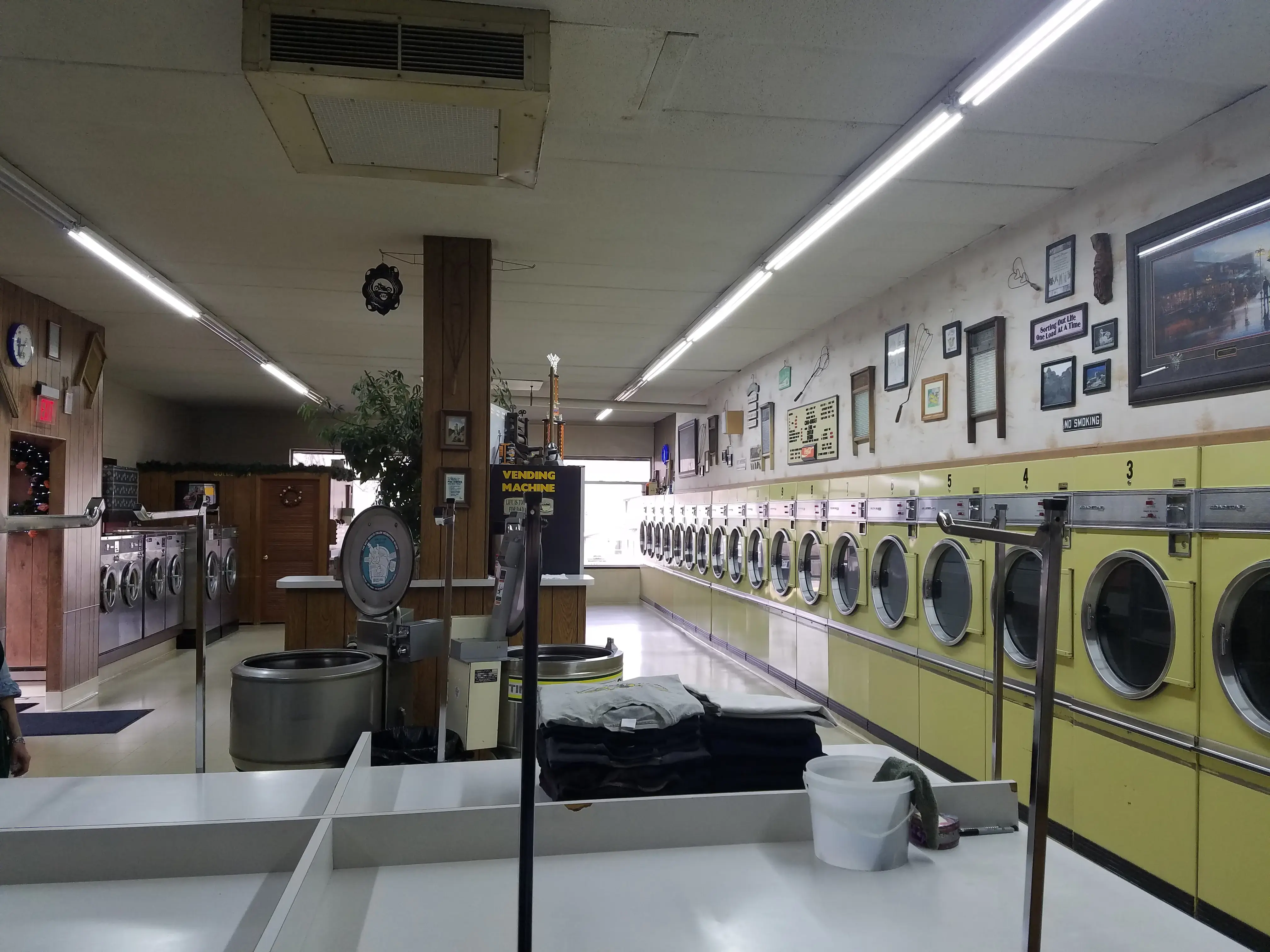 St Croix Laundry & Carwash Laundromat-Tanning thumbnail 20