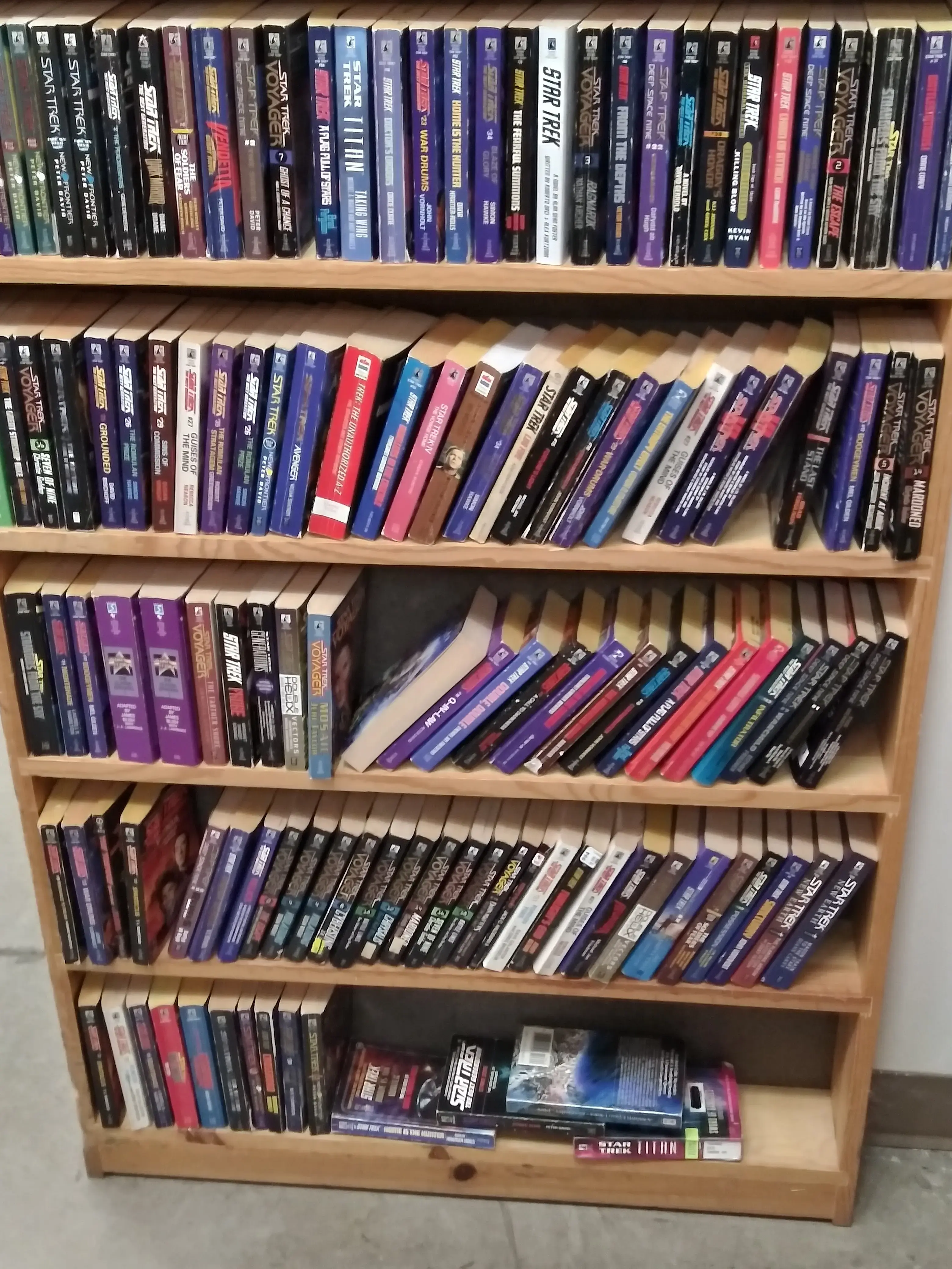 St. Vinnie's - Oakridge Thrift Store thumbnail 7