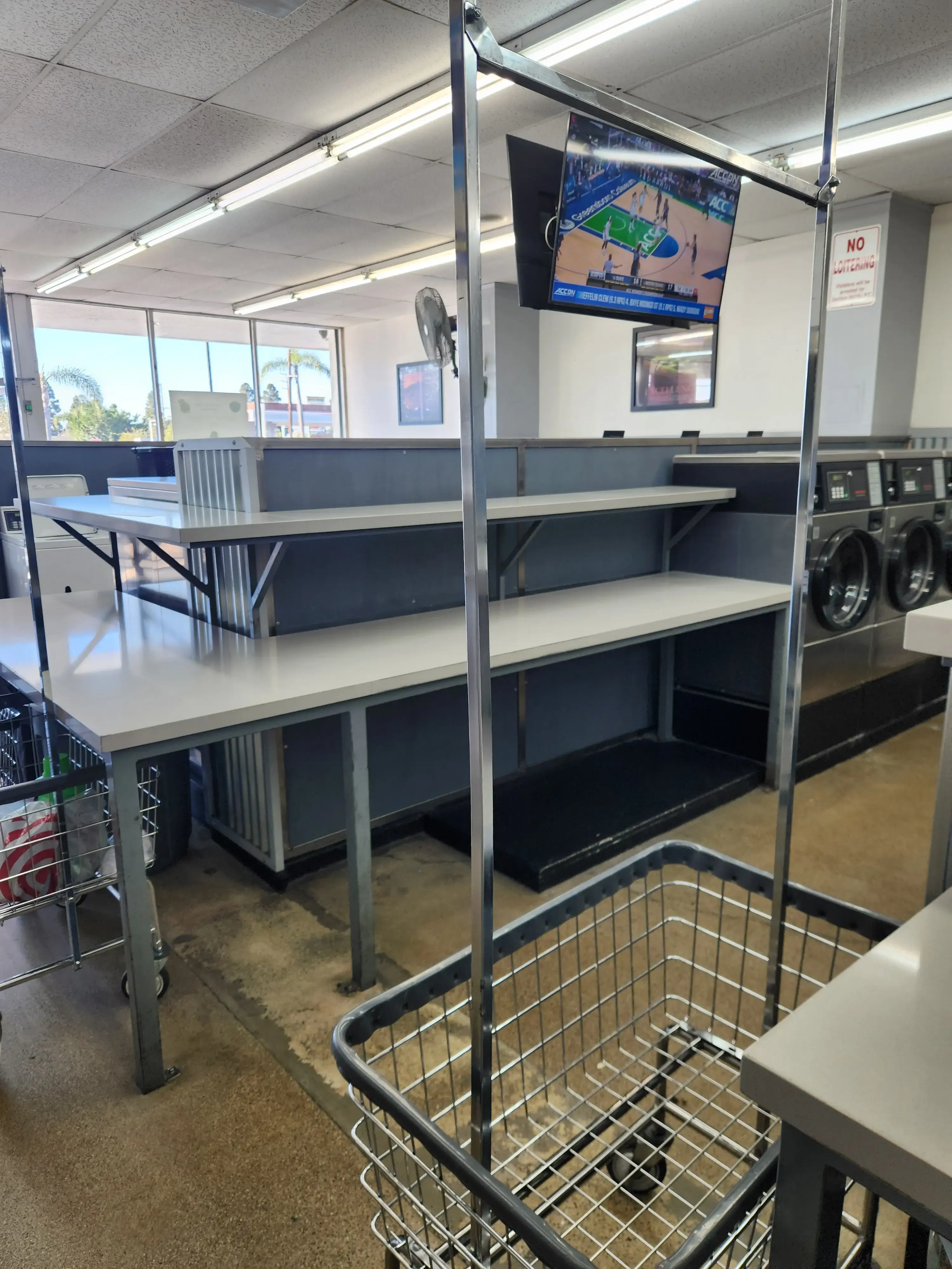 Stadium Coin Laundry - Image 5