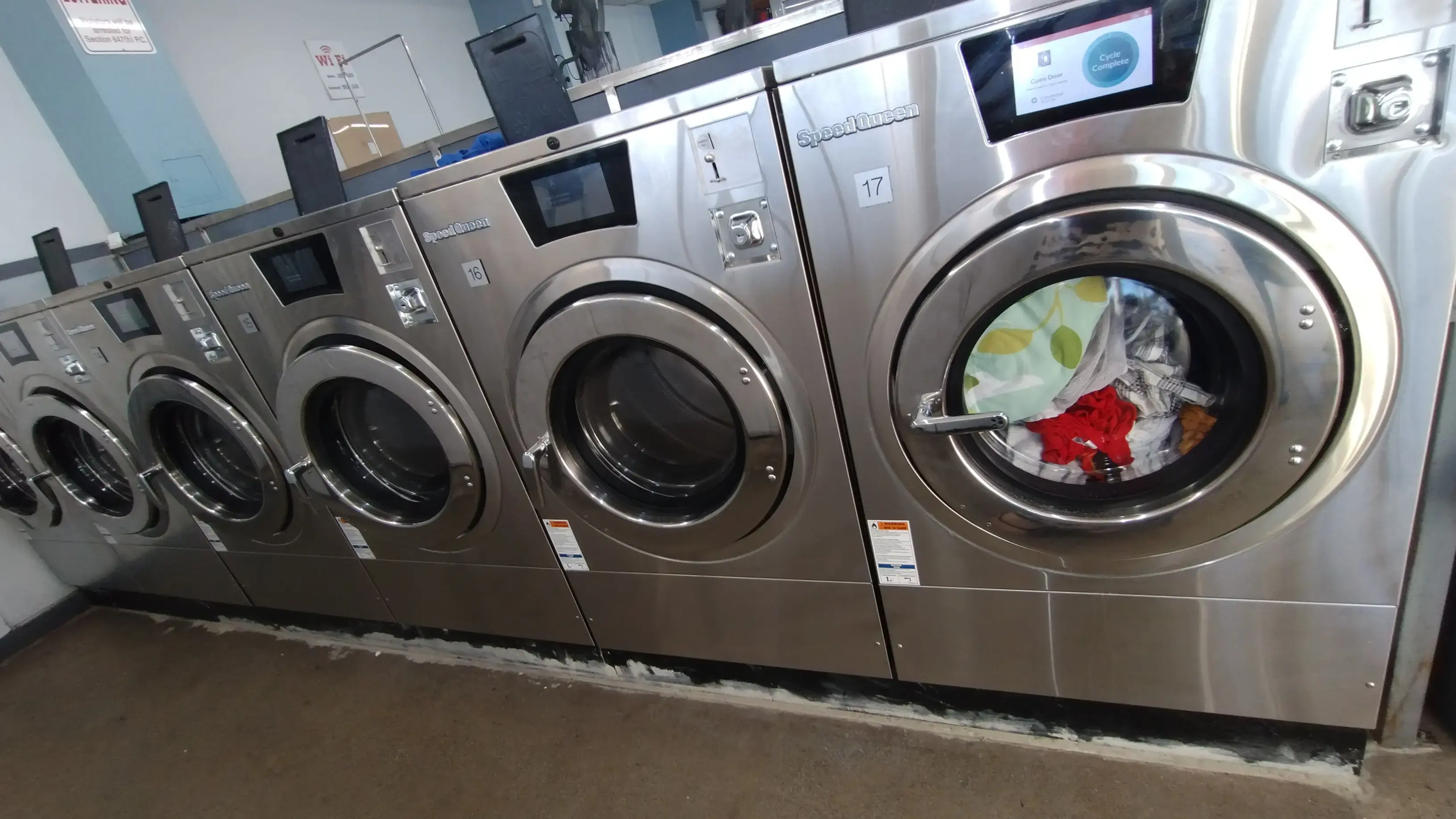 Stadium Coin Laundry thumbnail 18