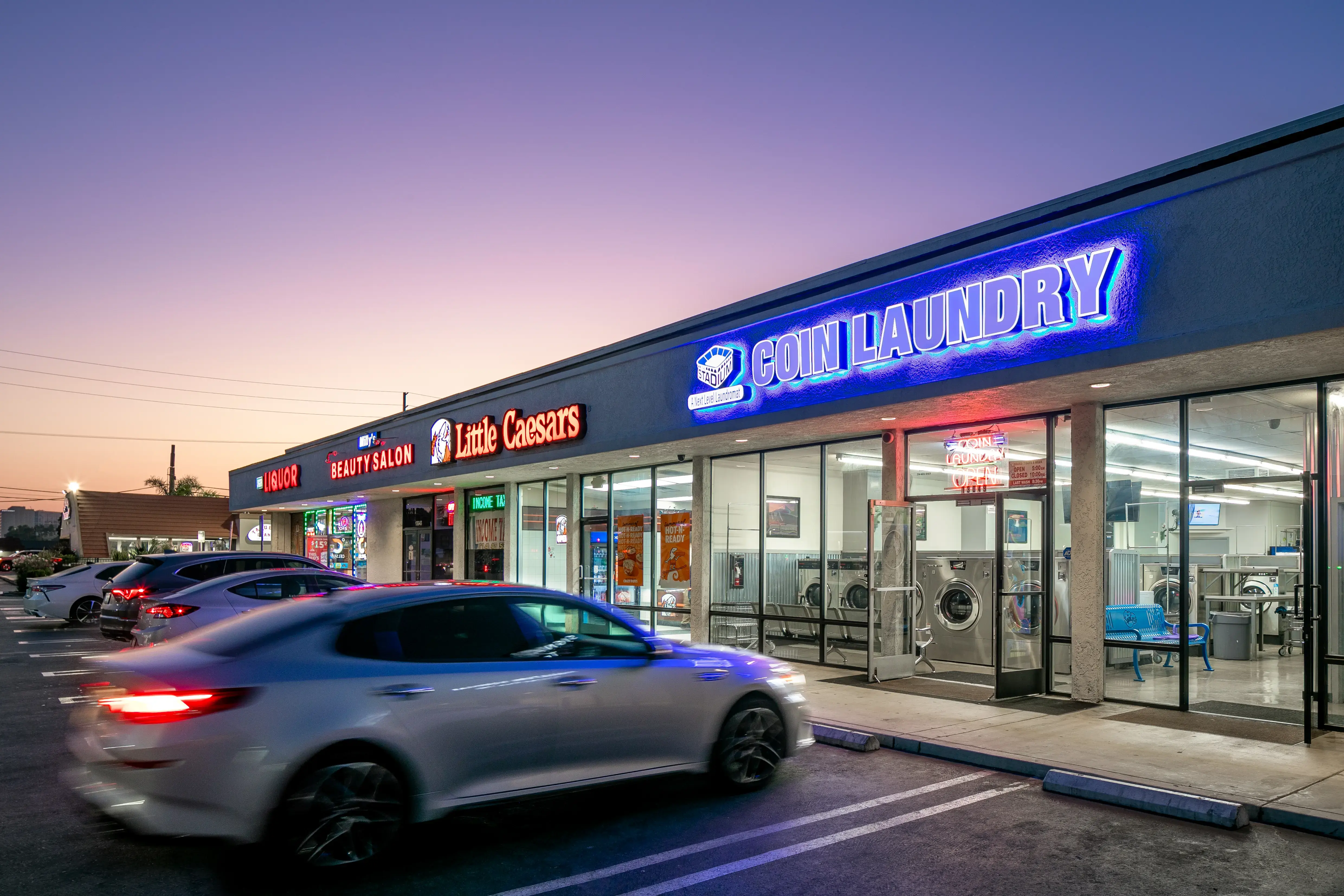 Stadium Coin Laundry - Image 3