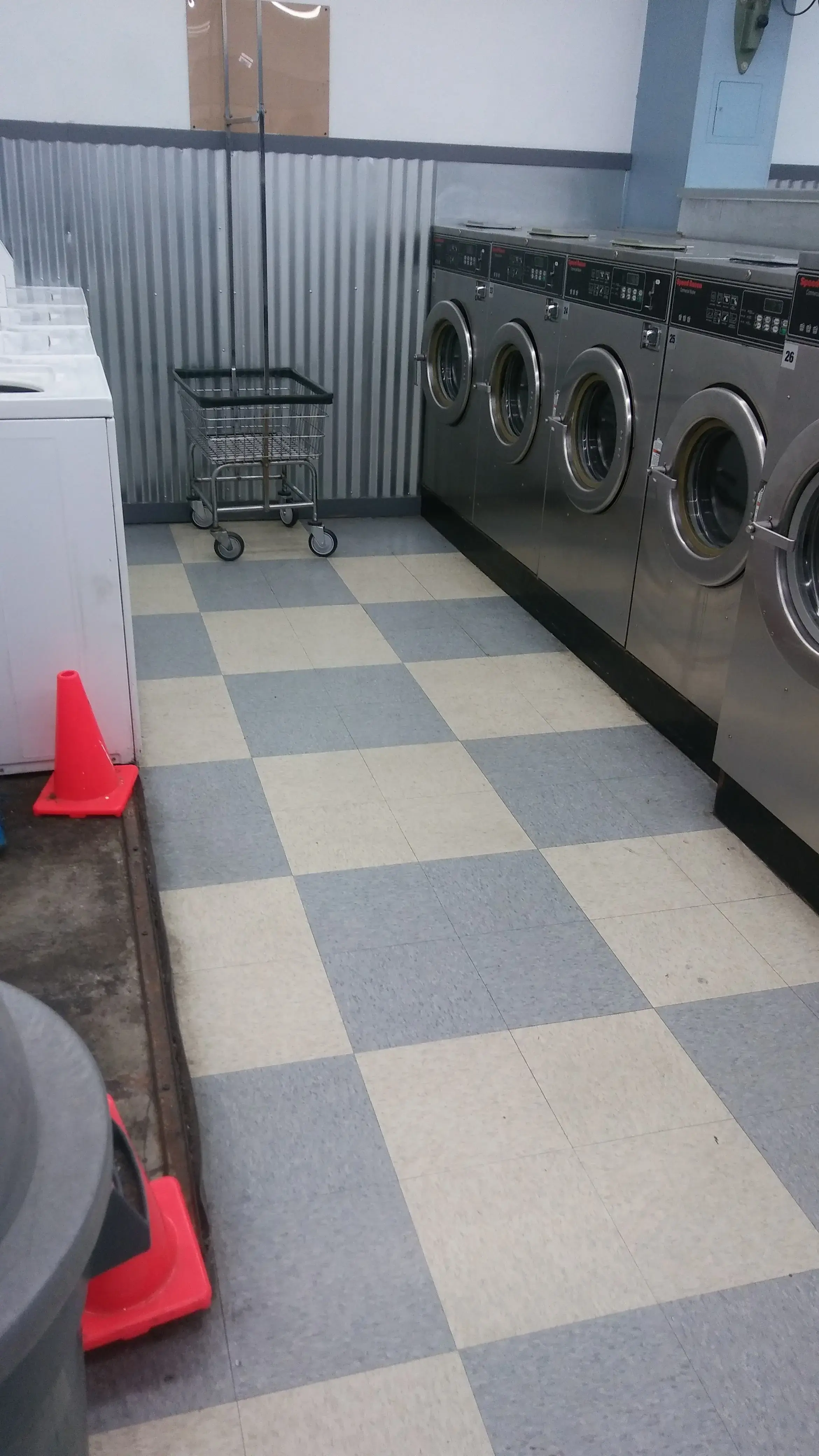 Stadium Coin Laundry - Image 19