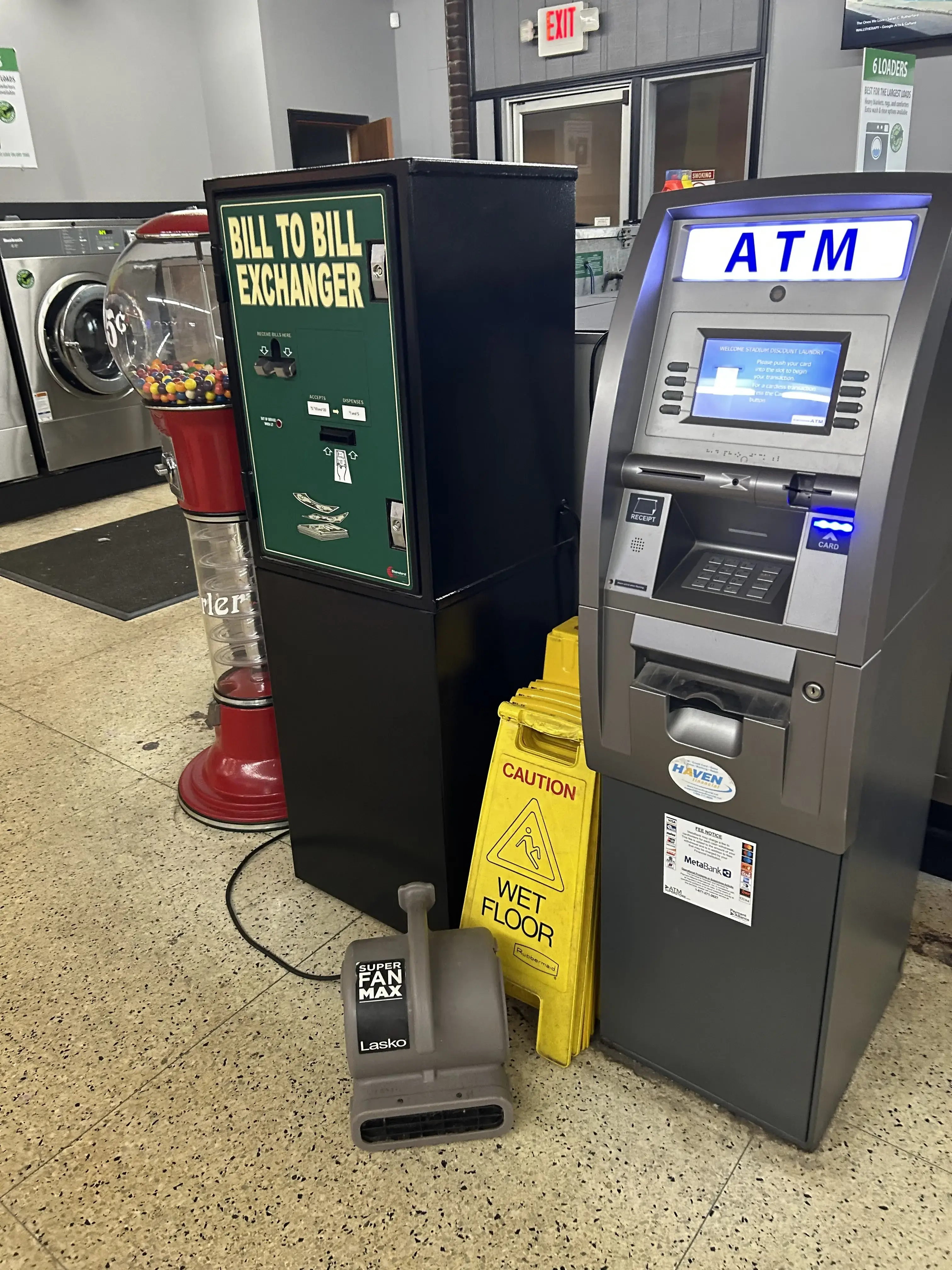 Stadium Discount Coin Laundry thumbnail 5