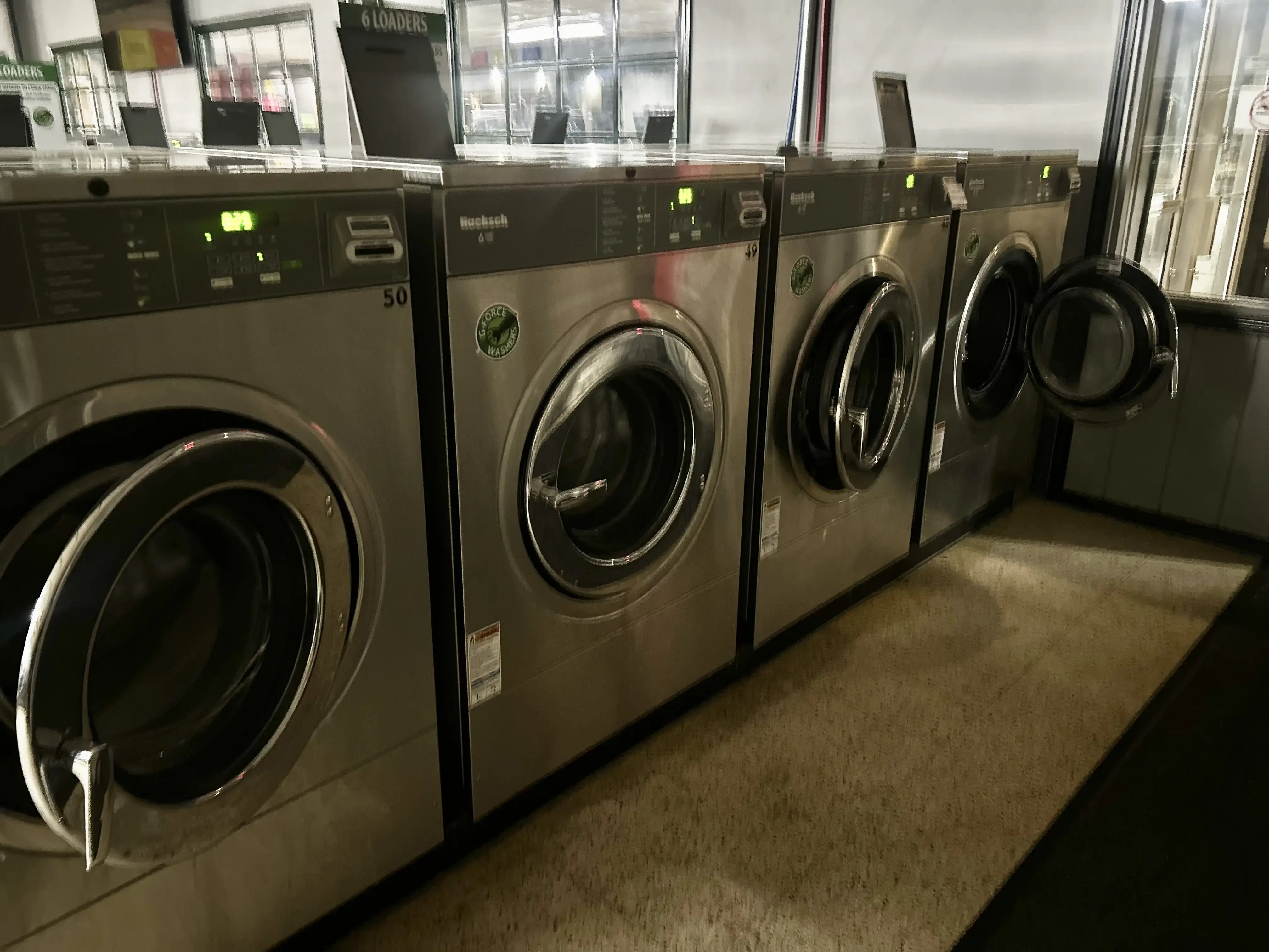 Stadium Discount Coin Laundry - Image 7