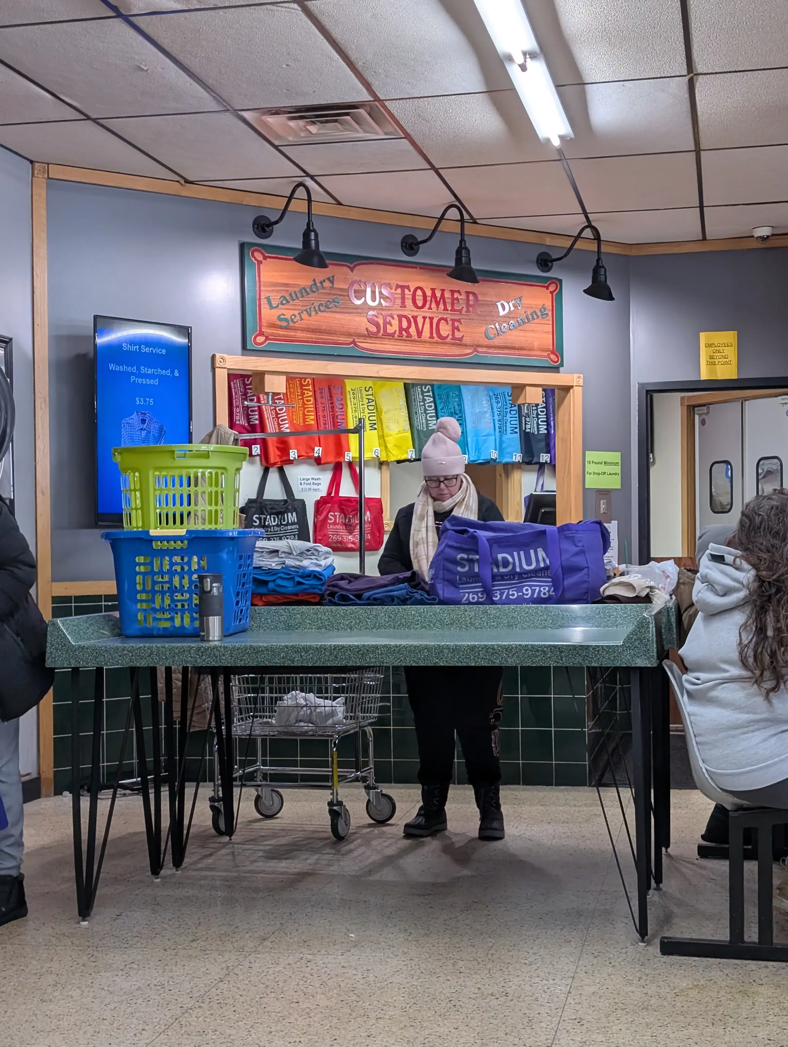 Stadium Discount Coin Laundry - Image 4