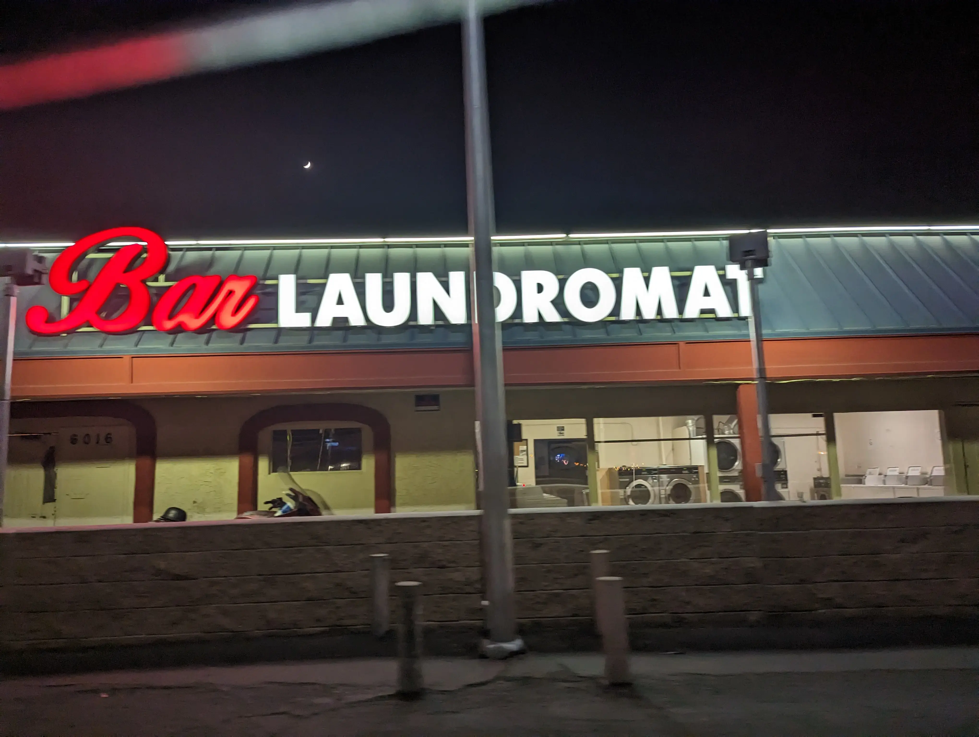 Stadium Saloon And Laundry thumbnail 13