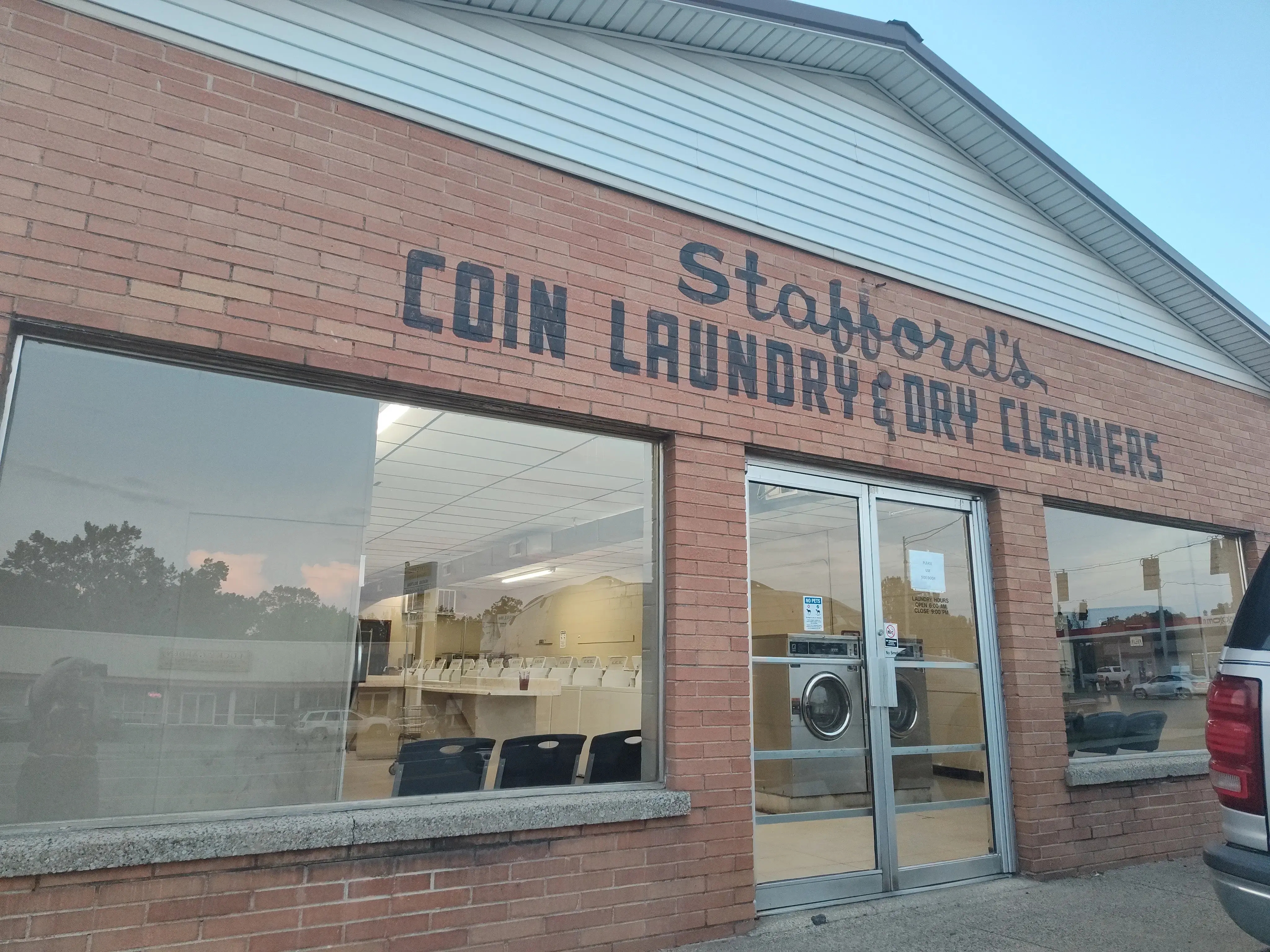 Staffords Coin Laundry & Cleaners thumbnail 3