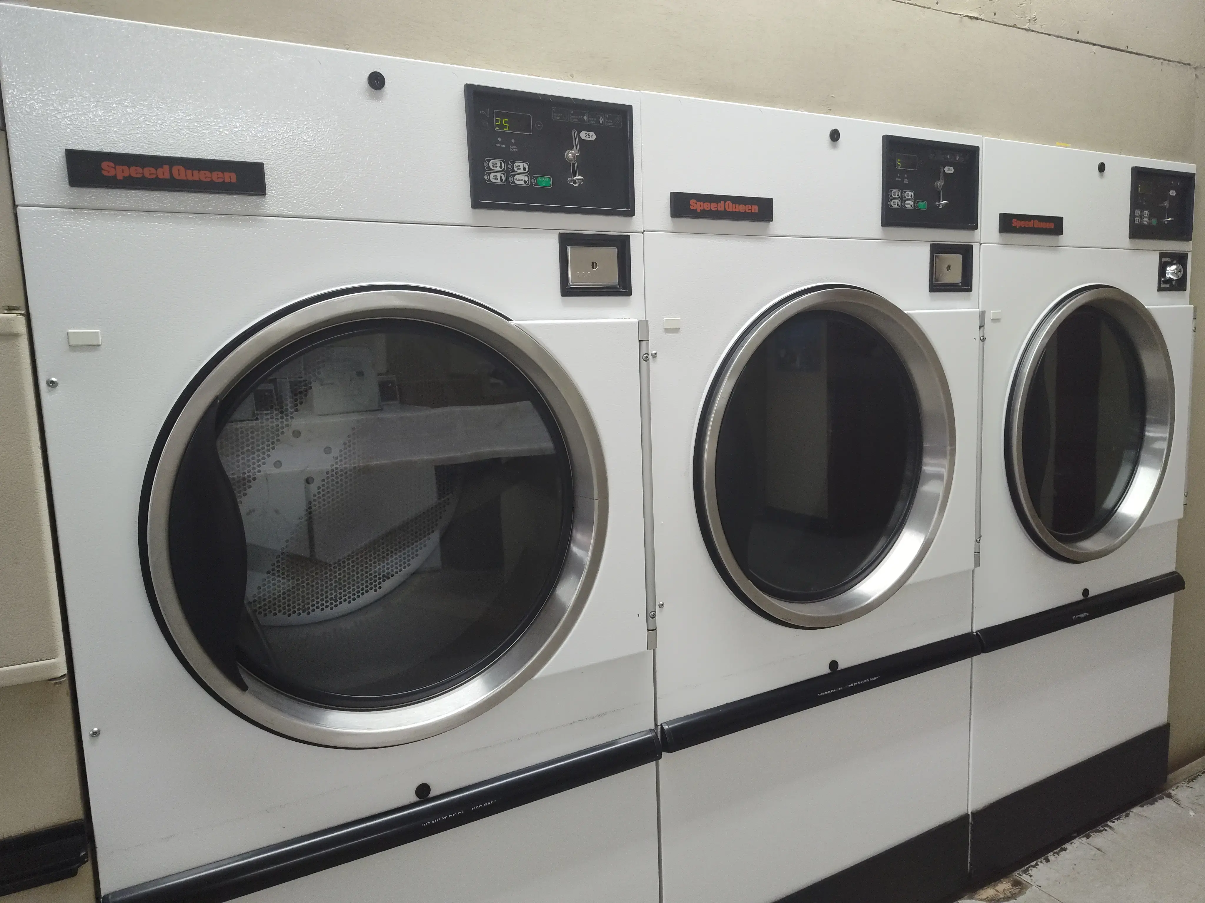 Staffords Coin Laundry & Cleaners thumbnail 7