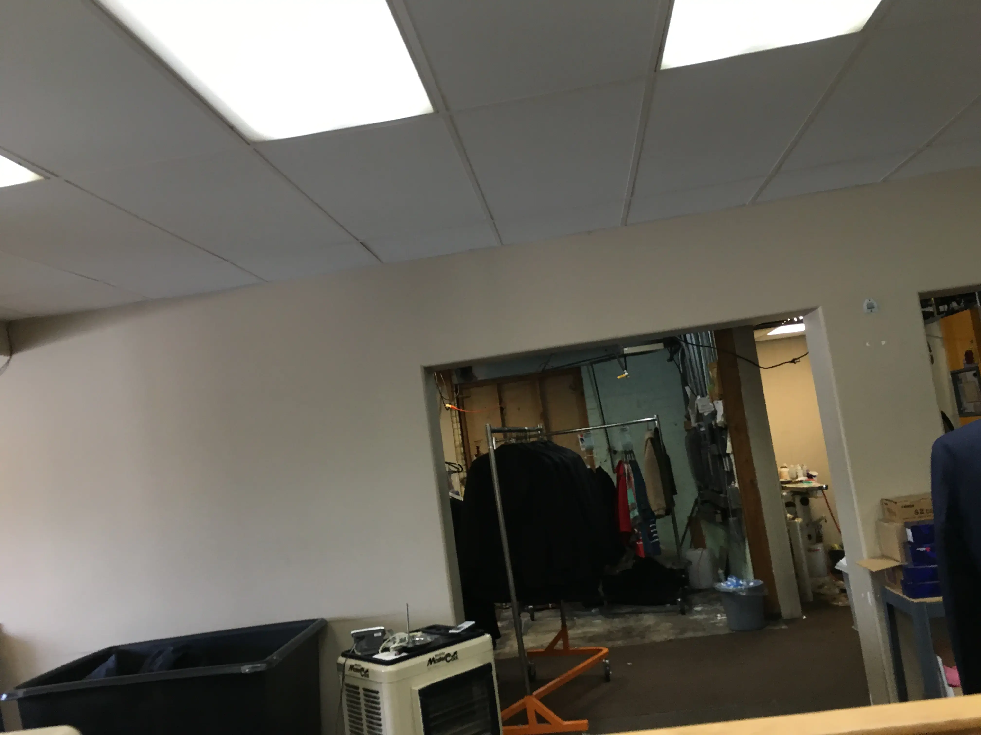 Standale Hi-Tone Drycleaning thumbnail 10